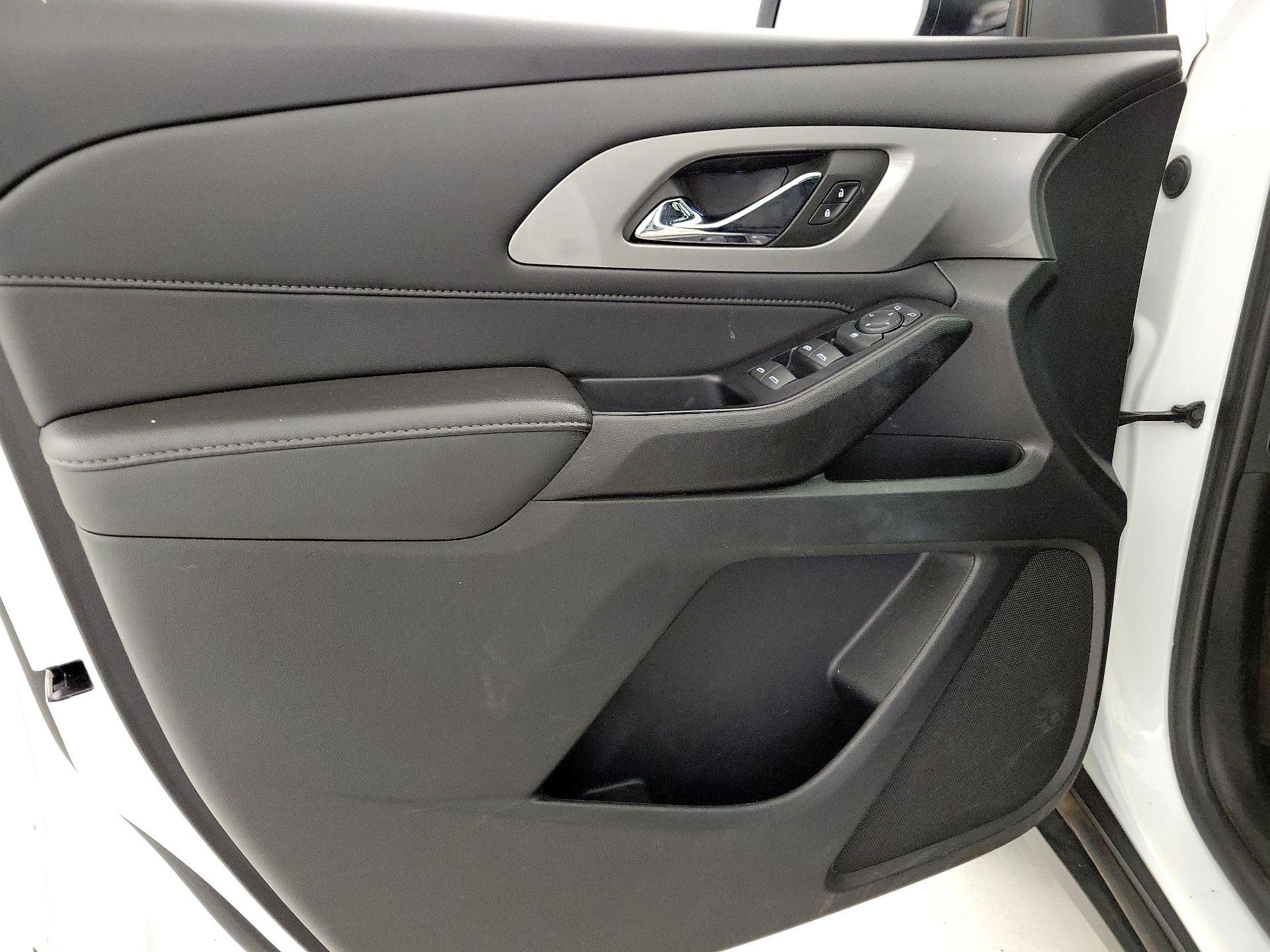 Thumbnail: 2023 Chevrolet Traverse - 12