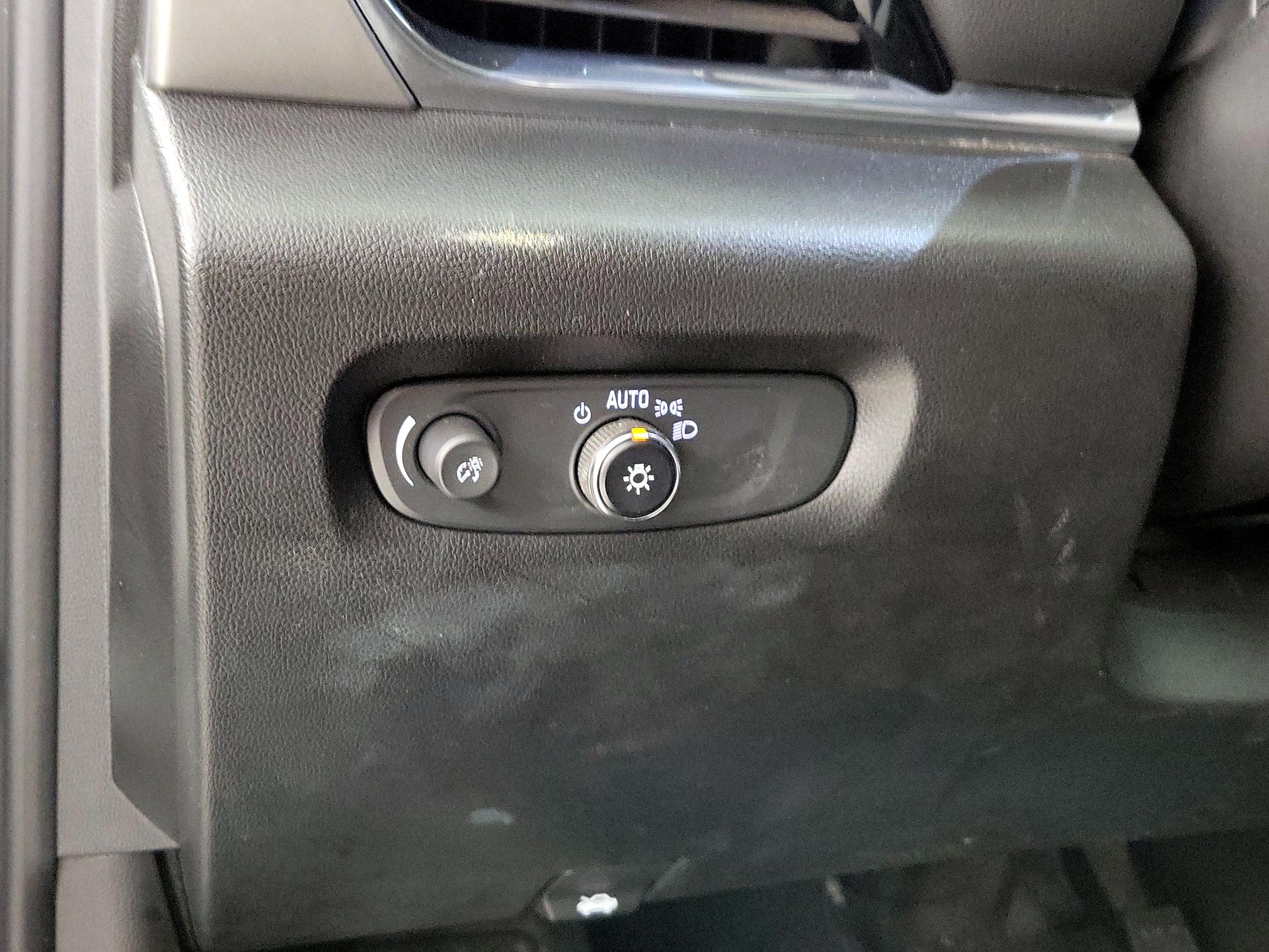 Thumbnail: 2023 Chevrolet Traverse - 13