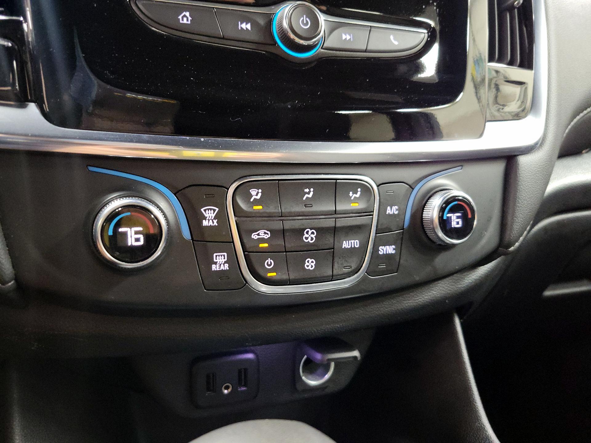 Thumbnail: 2023 Chevrolet Traverse - 16