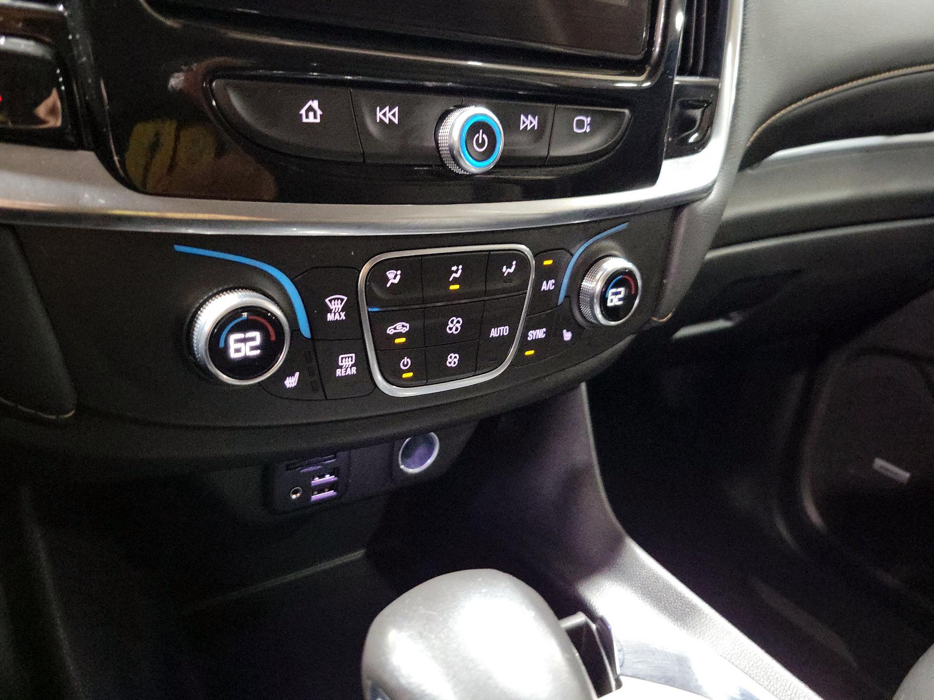 Thumbnail: 2021 Chevrolet Traverse - 16