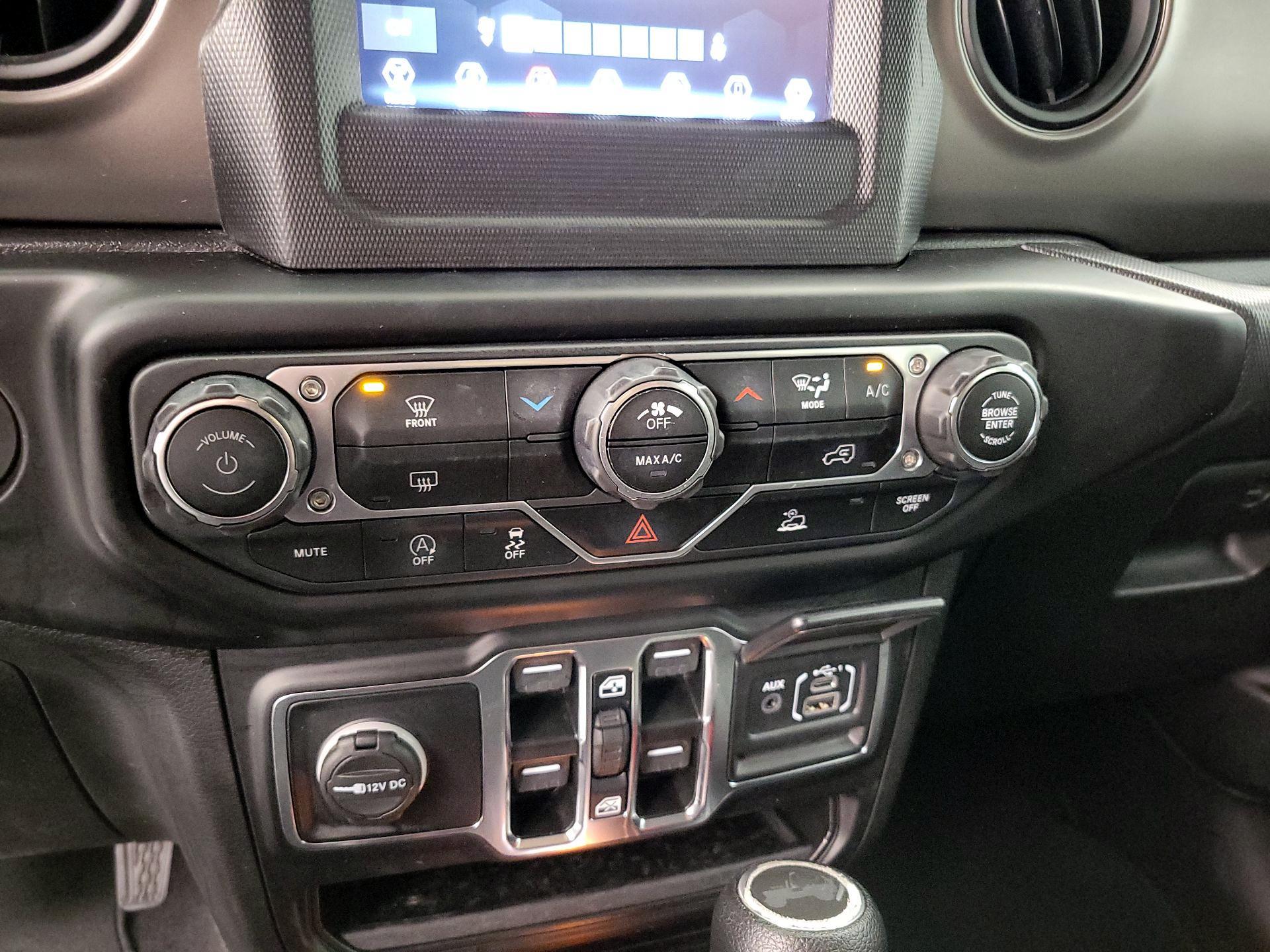 Thumbnail: 2022 Jeep Wrangler - 16