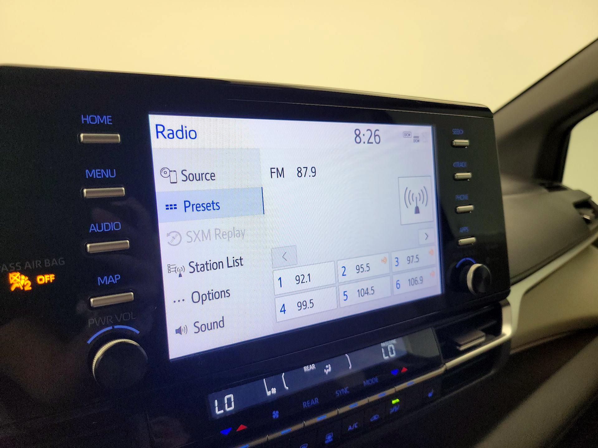 Thumbnail: 2022 Toyota Sienna - 15