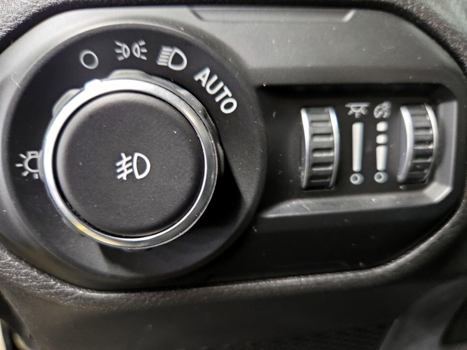 Thumbnail: 2021 Jeep Wrangler - 13