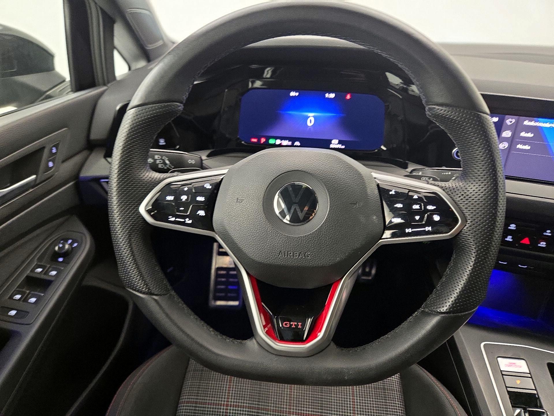 Thumbnail: 2022 Volkswagen Golf - 10