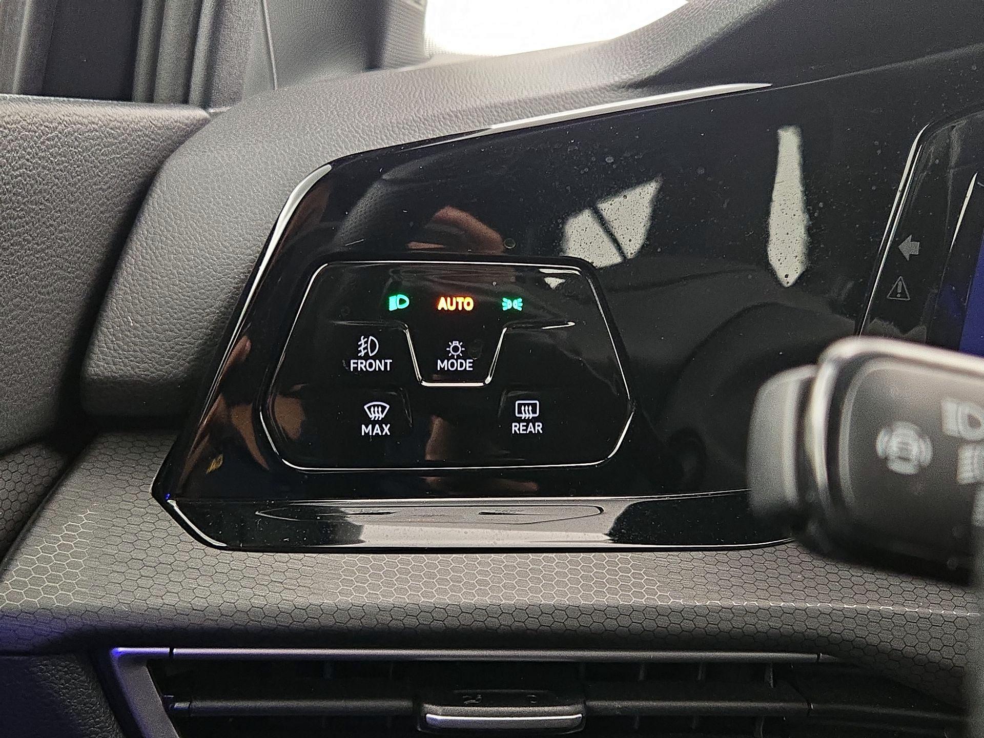 Thumbnail: 2022 Volkswagen Golf - 13