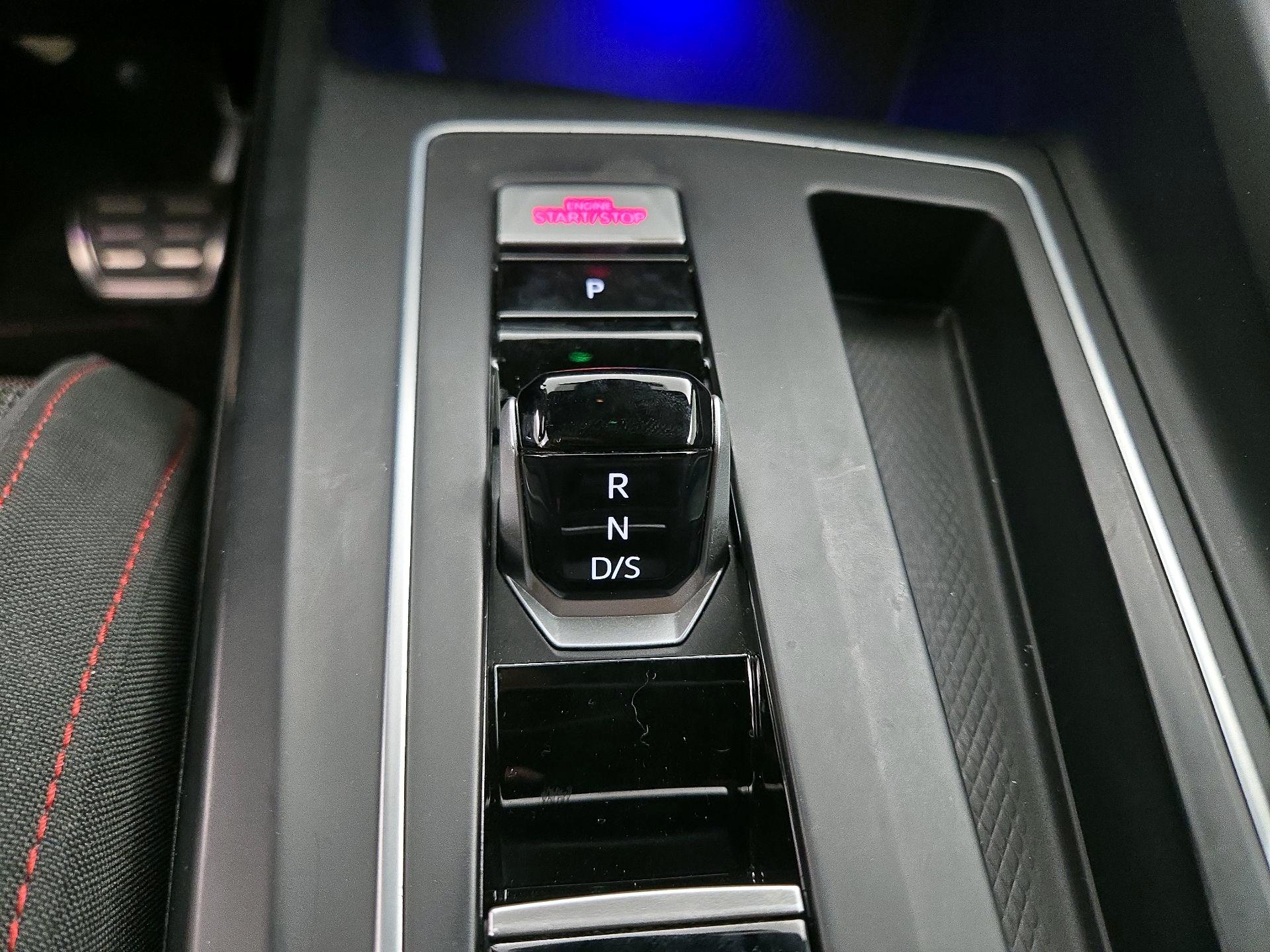 Thumbnail: 2022 Volkswagen Golf - 17