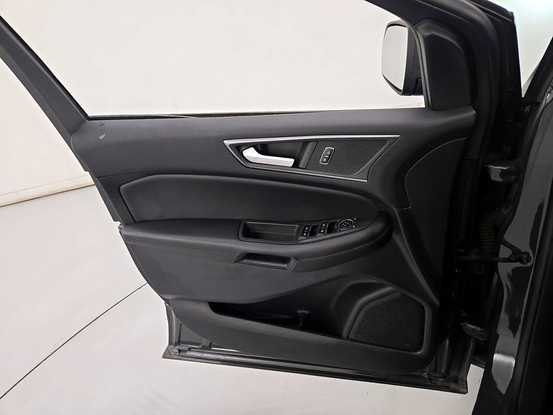 Thumbnail: 2021 Ford Edge - 12