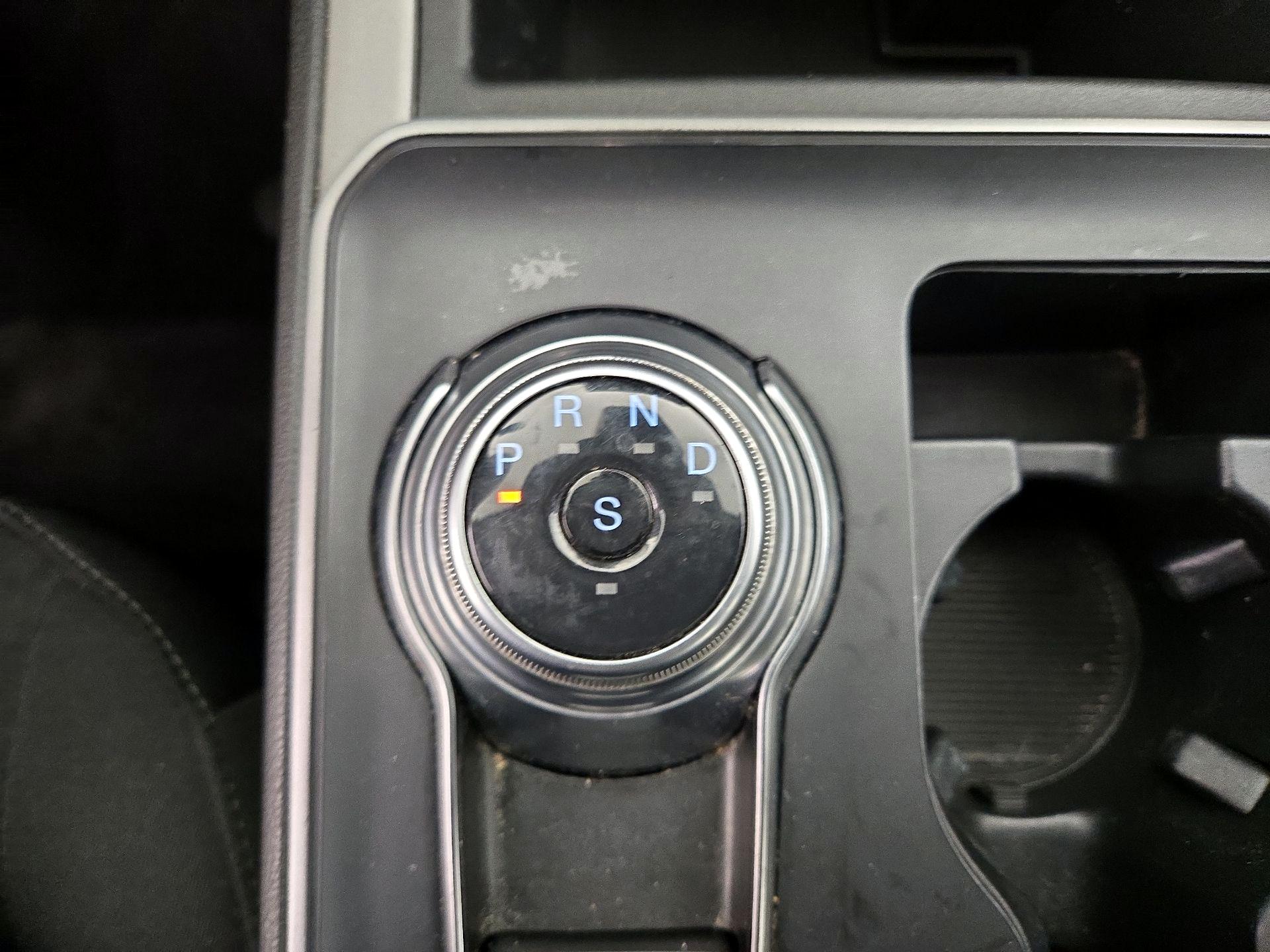 Thumbnail: 2021 Ford Edge - 17