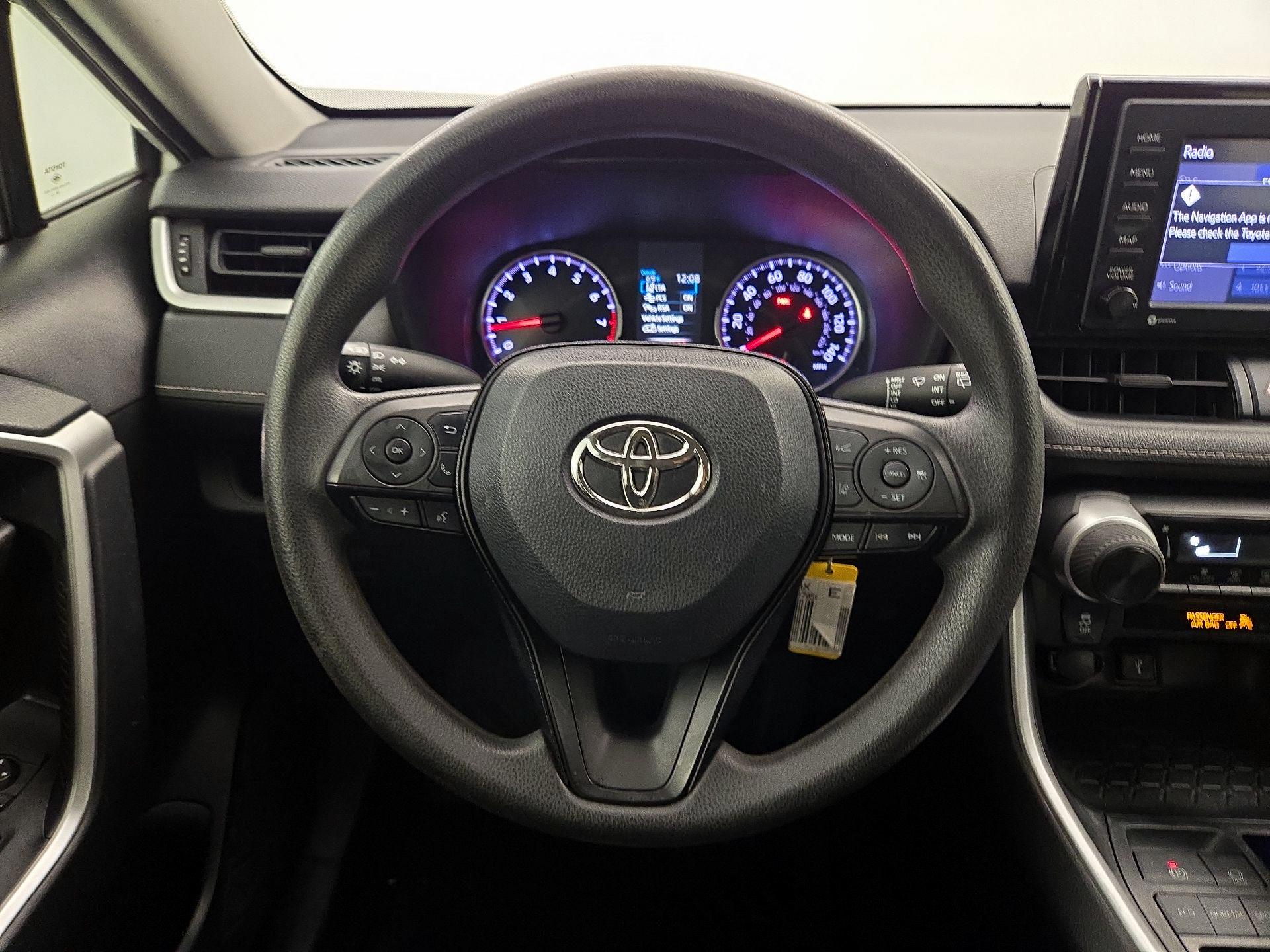 Thumbnail: 2020 Toyota RAV4 - 10