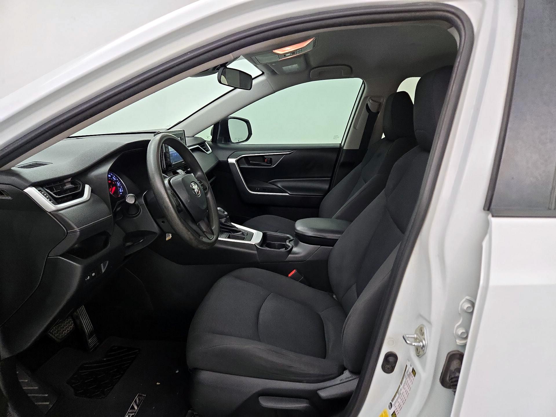 Thumbnail: 2020 Toyota RAV4 - 11