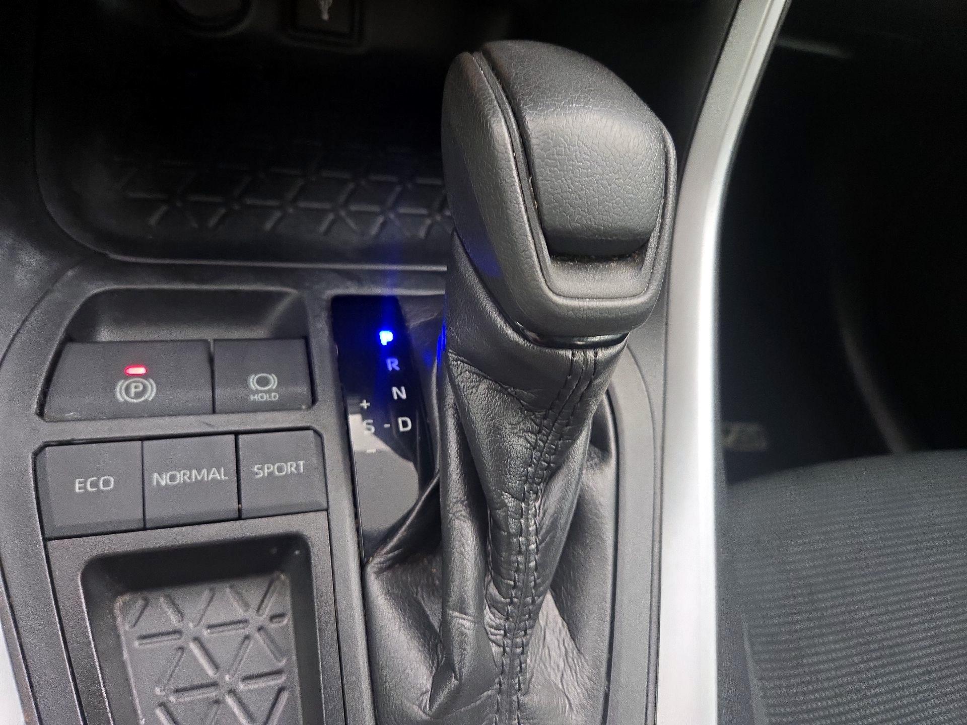 Thumbnail: 2020 Toyota RAV4 - 17