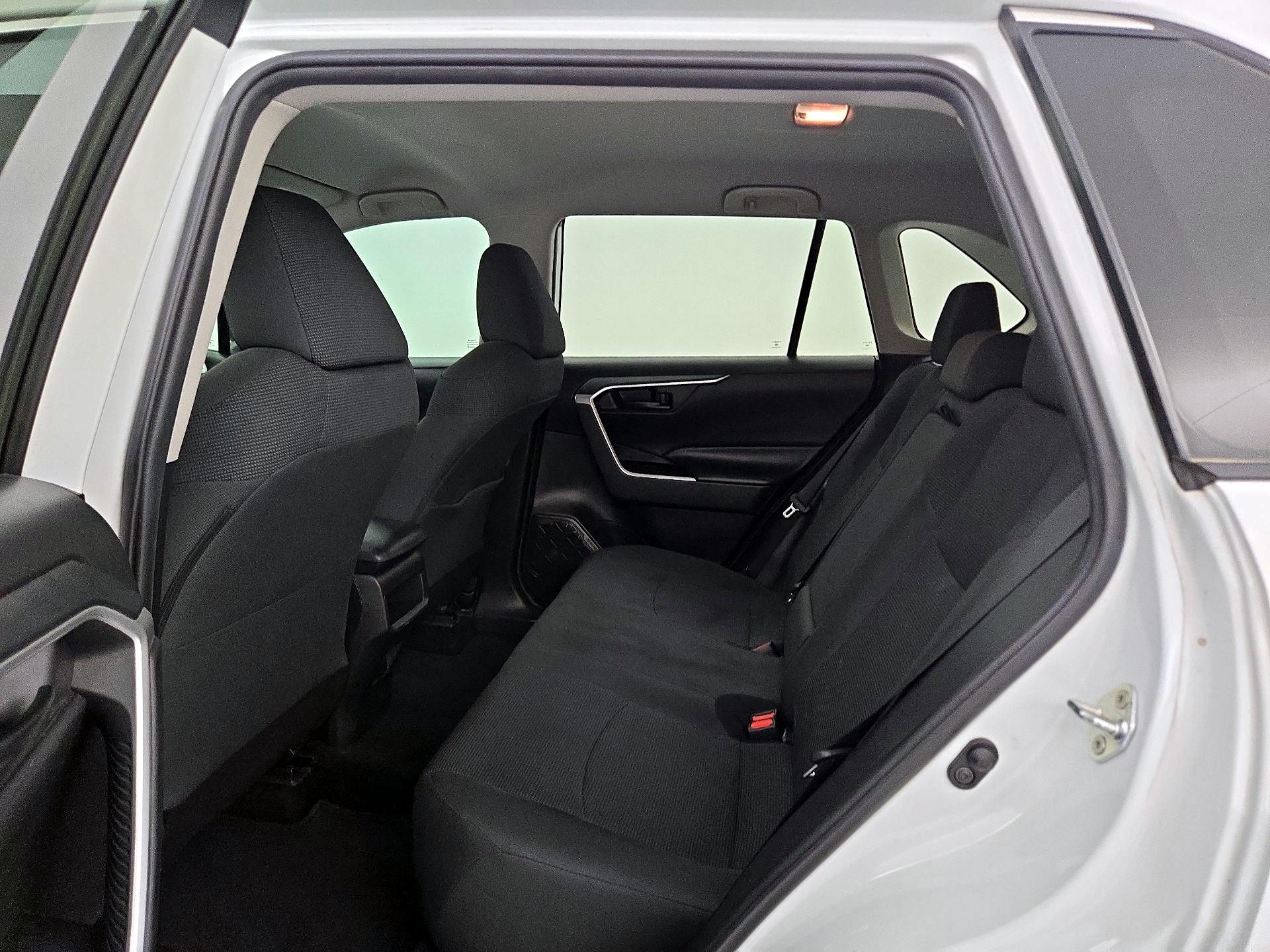 Thumbnail: 2020 Toyota RAV4 - 19