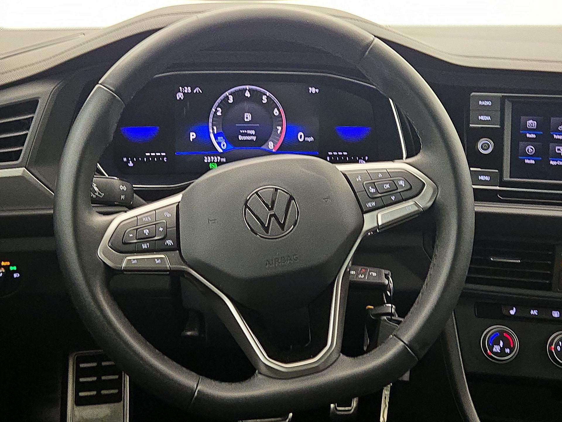 Thumbnail: 2024 Volkswagen Jetta - 10