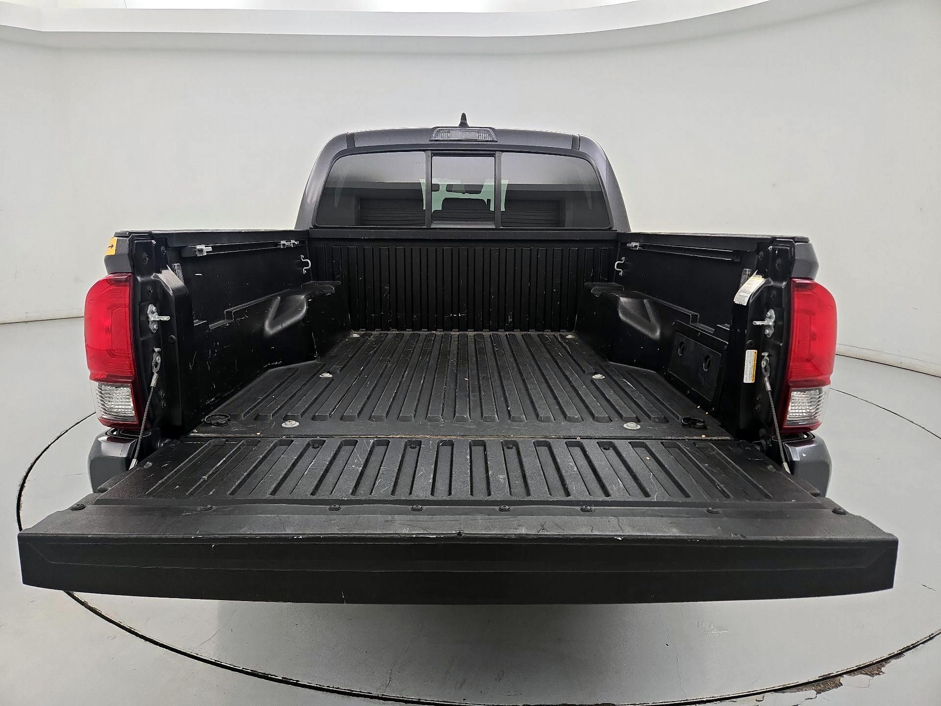 Thumbnail: 2021 Toyota Tacoma - 18