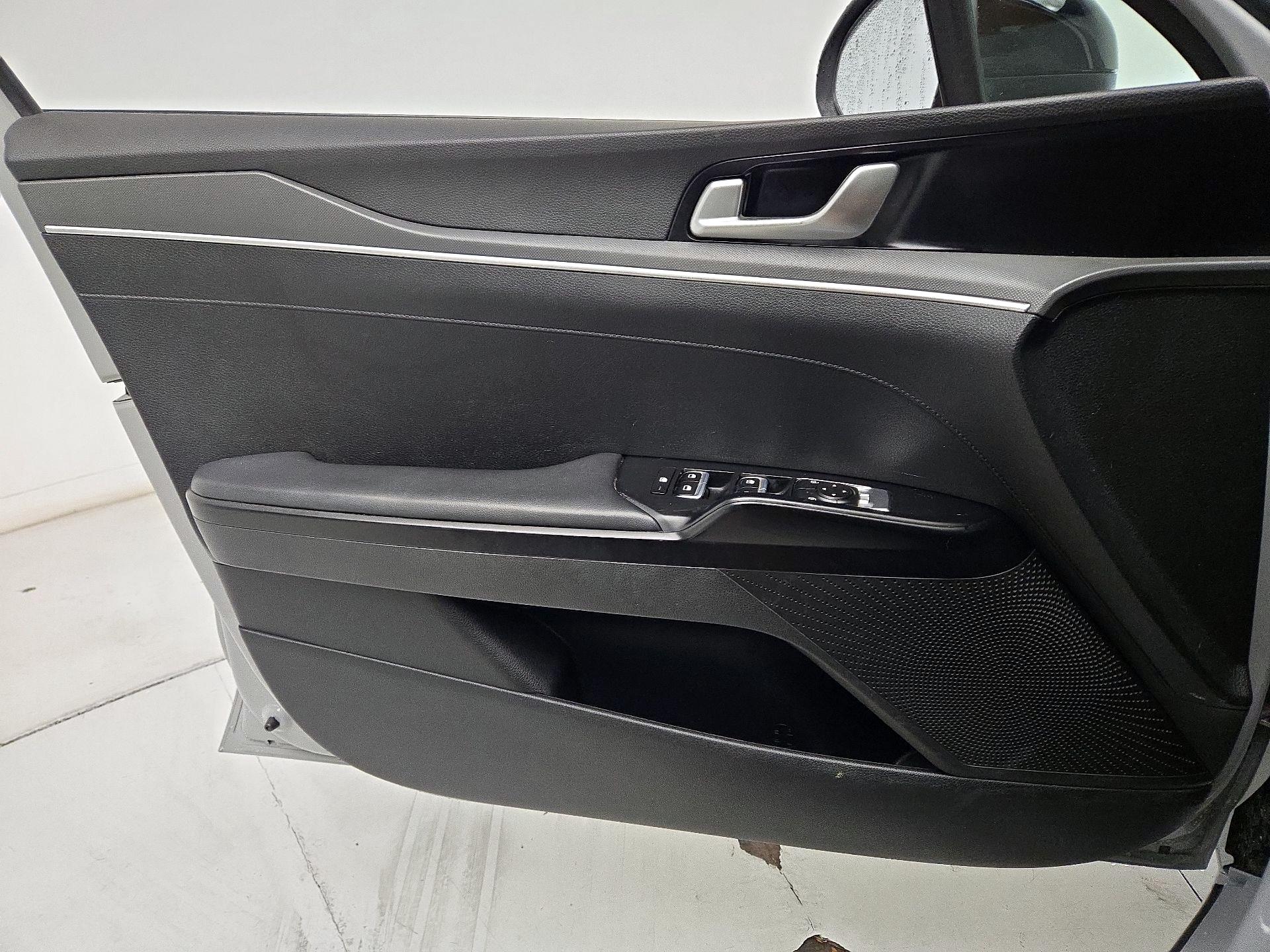 Thumbnail: 2022 Kia K5 - 12