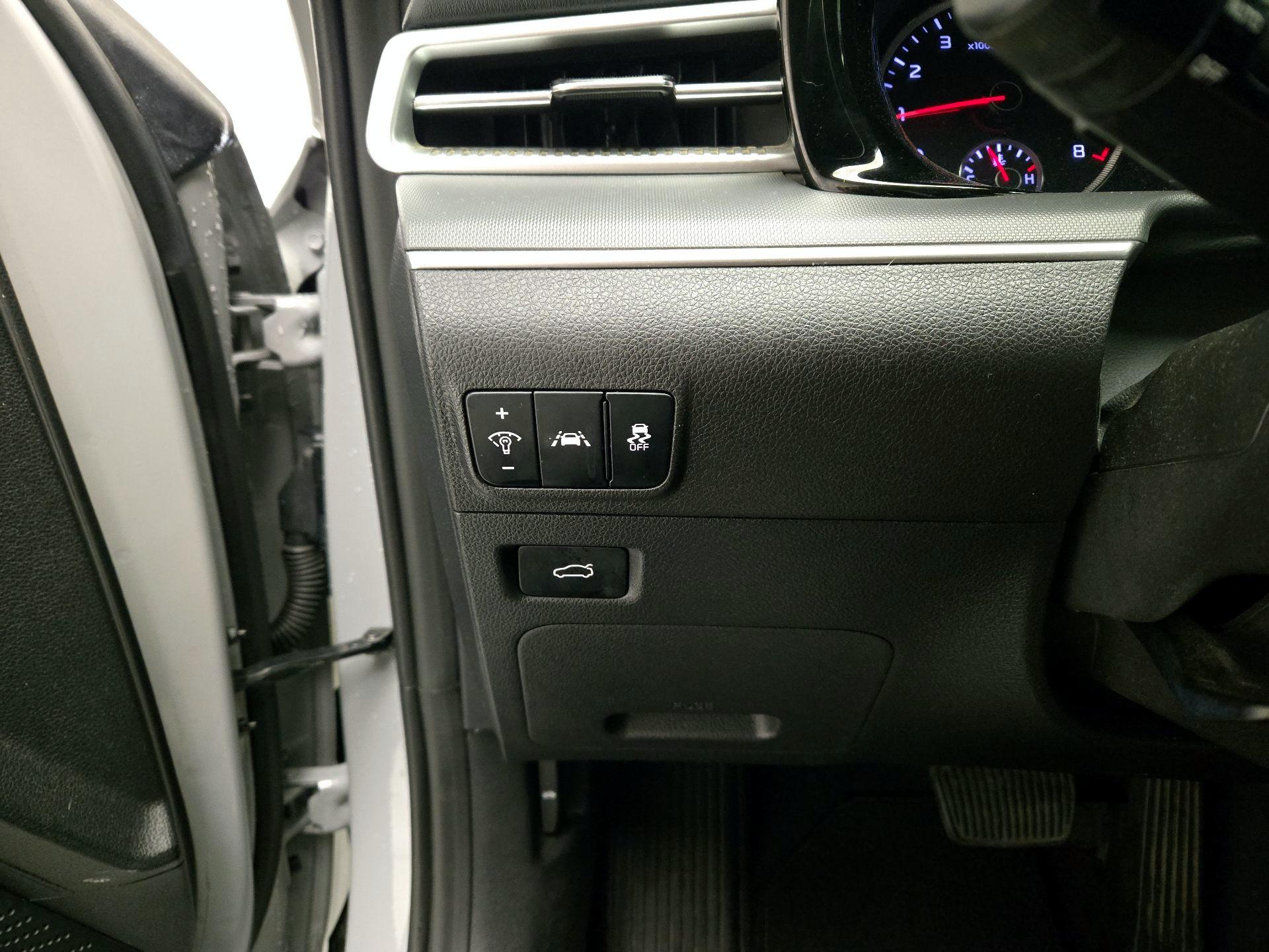 Thumbnail: 2022 Kia K5 - 13