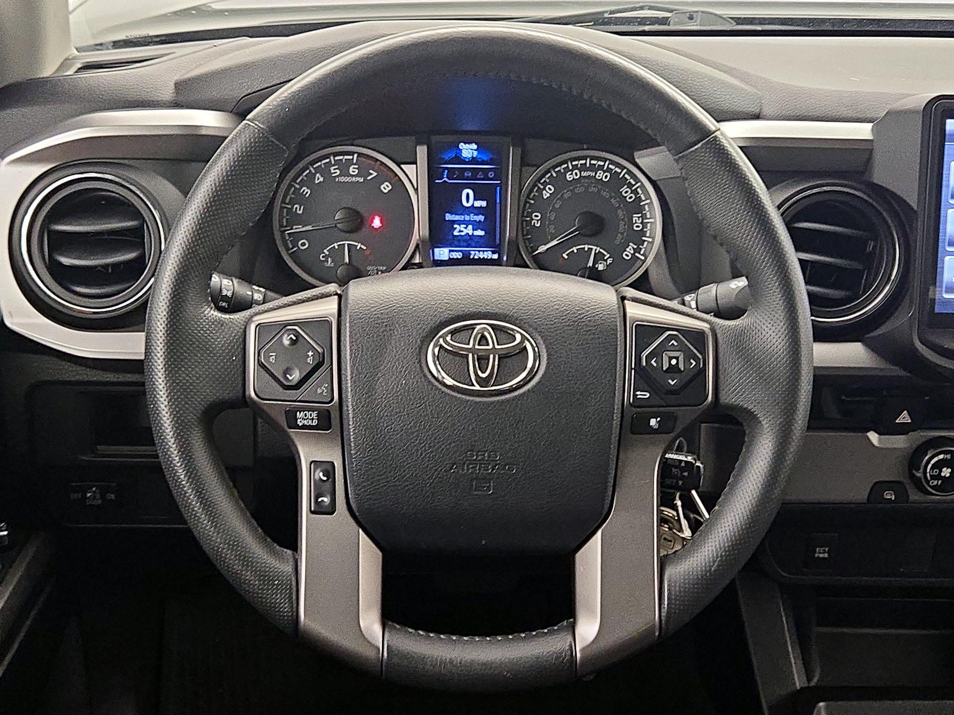 Thumbnail: 2016 Toyota Tacoma - 10