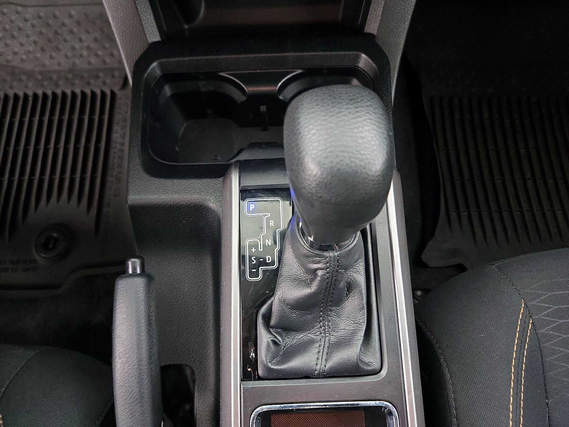 Thumbnail: 2016 Toyota Tacoma - 17