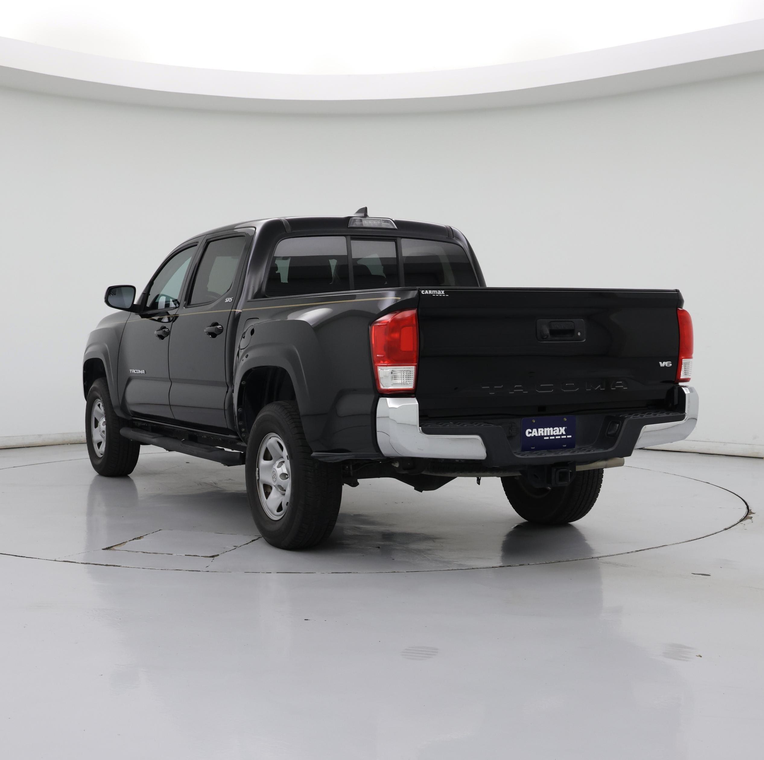 Thumbnail: 2016 Toyota Tacoma - 2