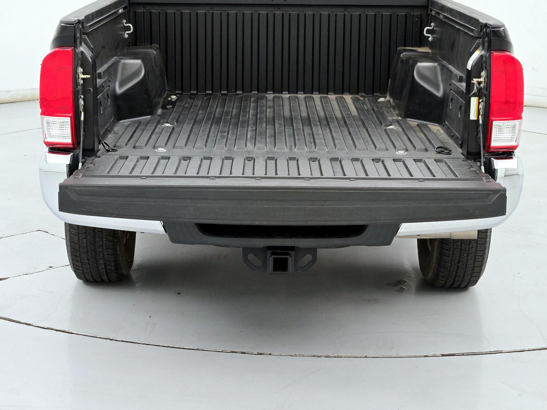 Thumbnail: 2016 Toyota Tacoma - 20