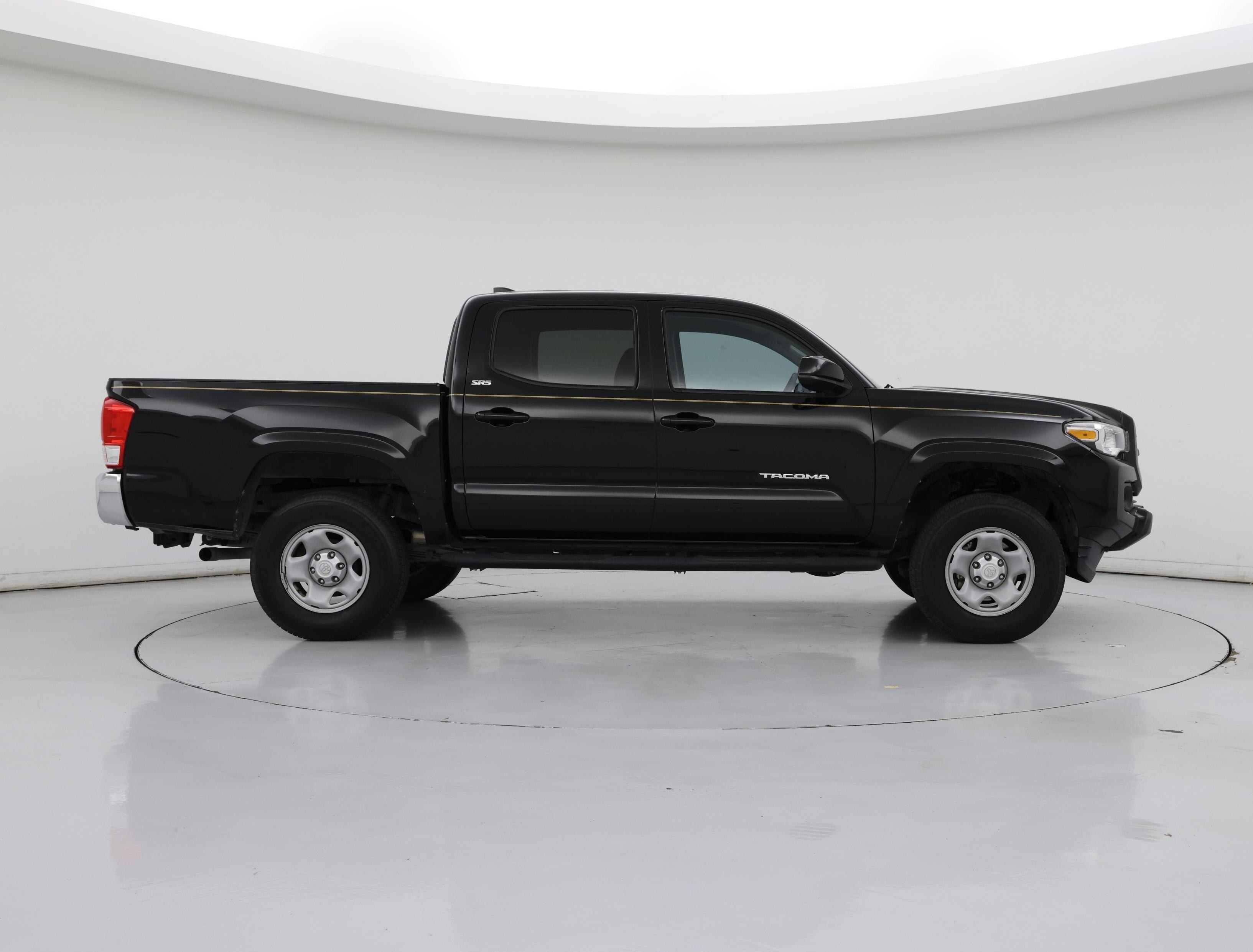 Thumbnail: 2016 Toyota Tacoma - 7