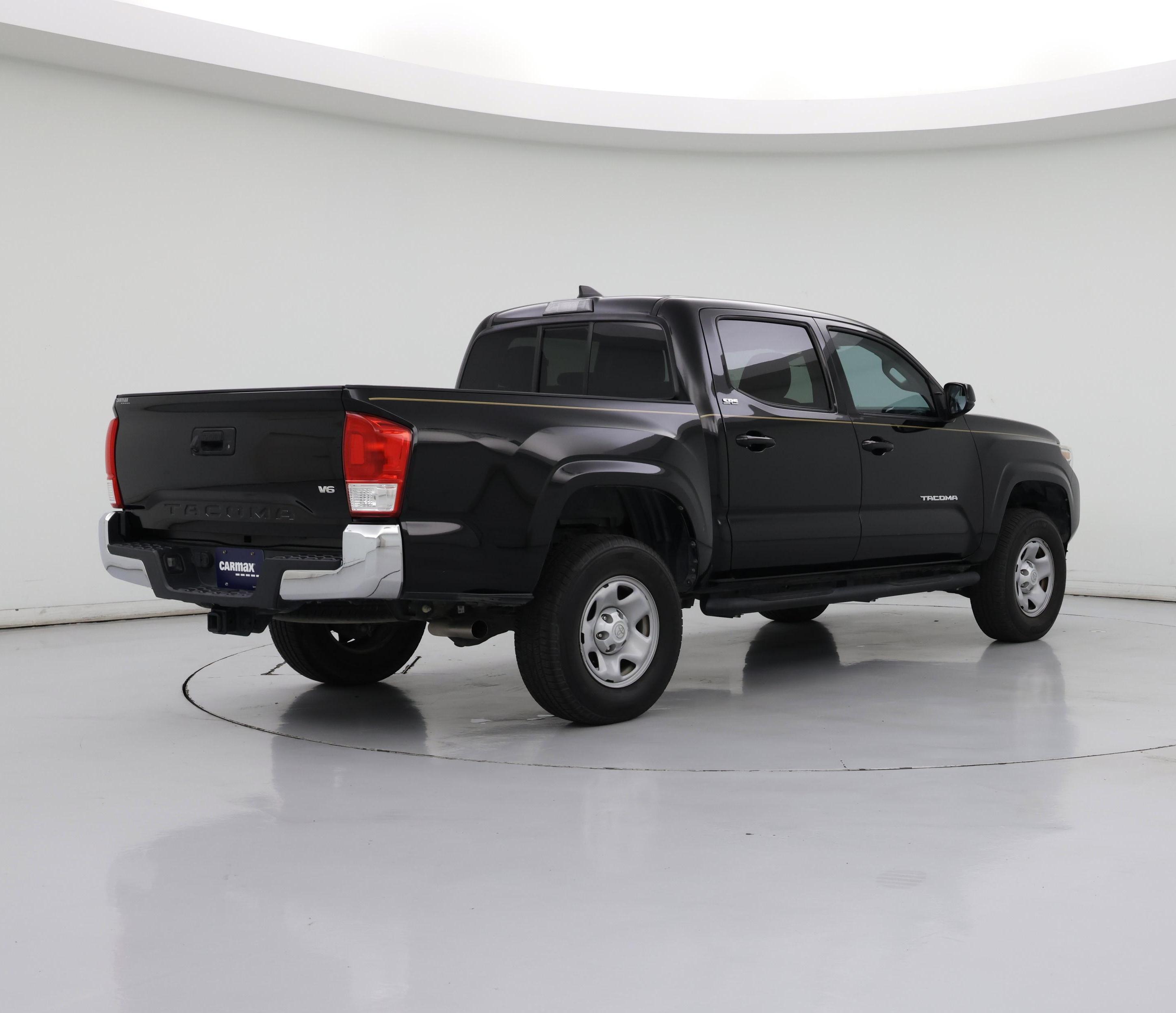 Thumbnail: 2016 Toyota Tacoma - 8