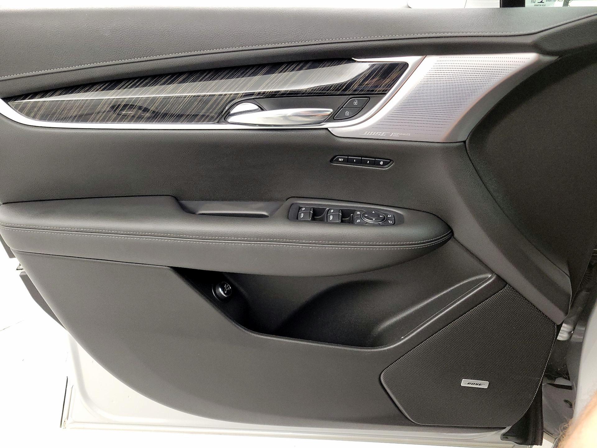 Thumbnail: 2020 Cadillac XT6 - 12
