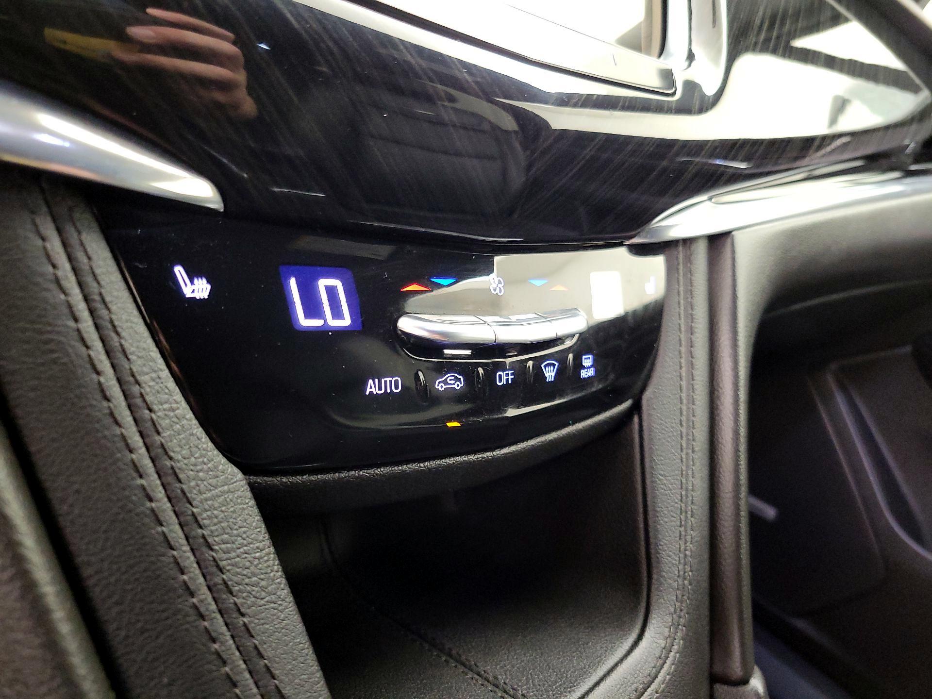 Thumbnail: 2020 Cadillac XT6 - 16
