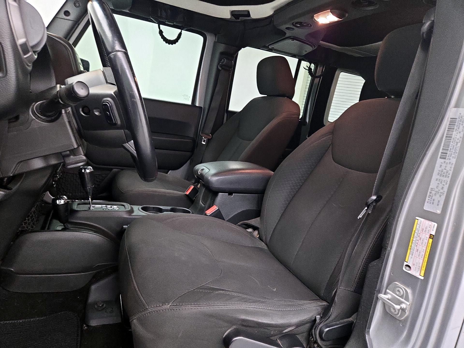 Thumbnail: 2017 Jeep Wrangler - 11