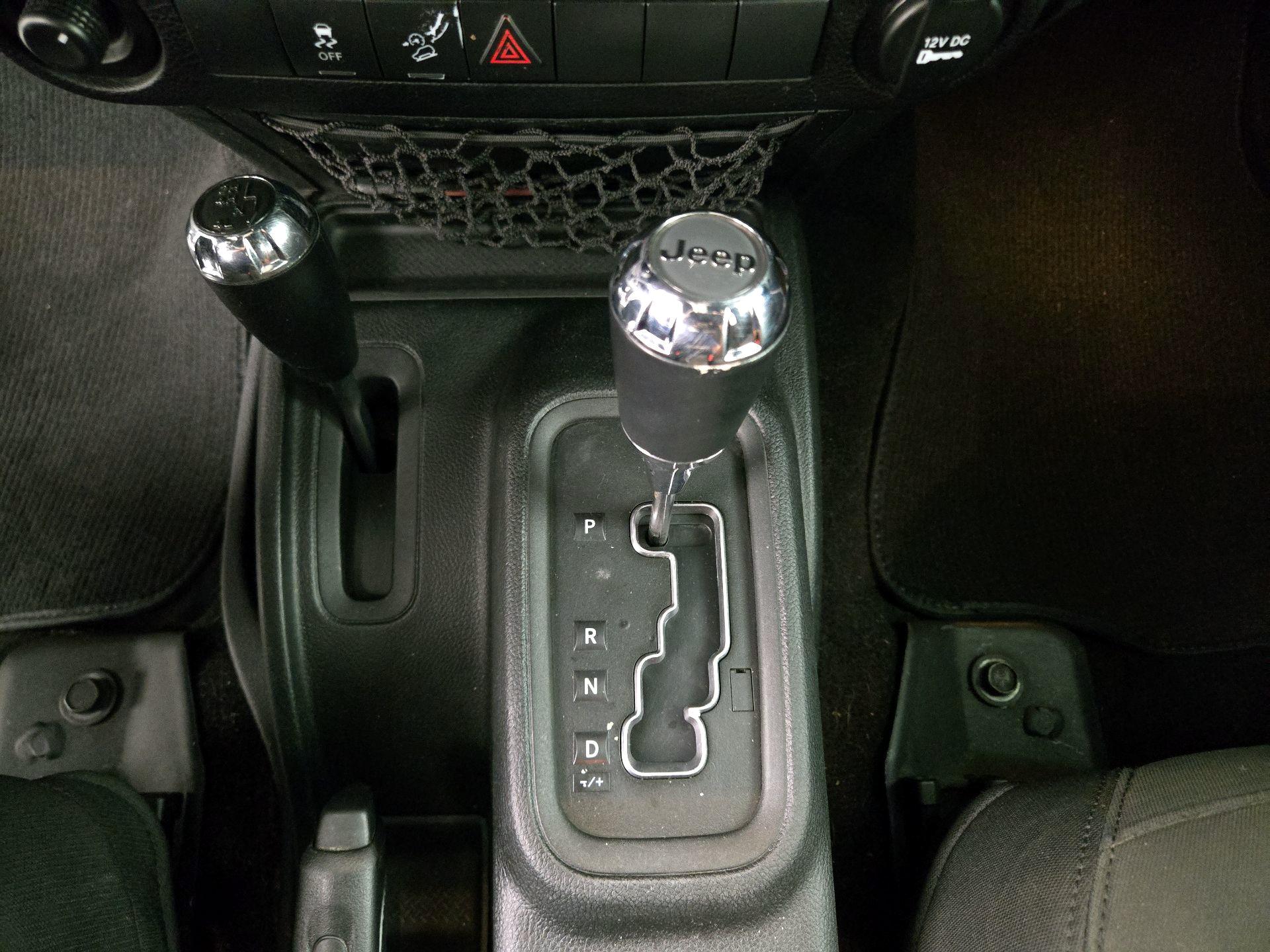 Thumbnail: 2017 Jeep Wrangler - 15