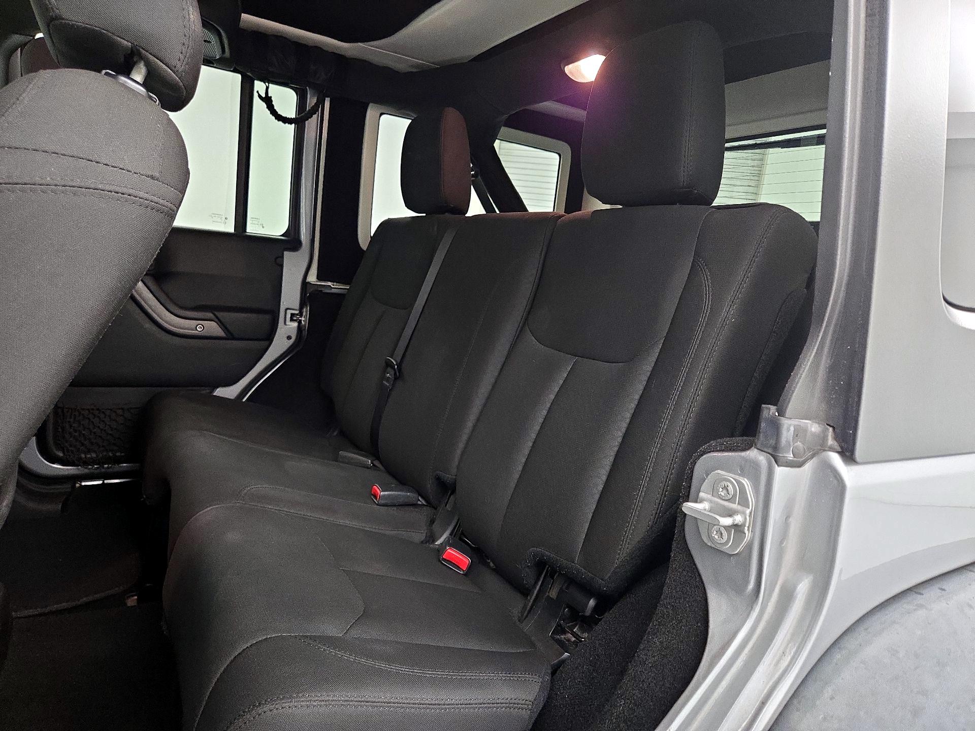 Thumbnail: 2017 Jeep Wrangler - 17