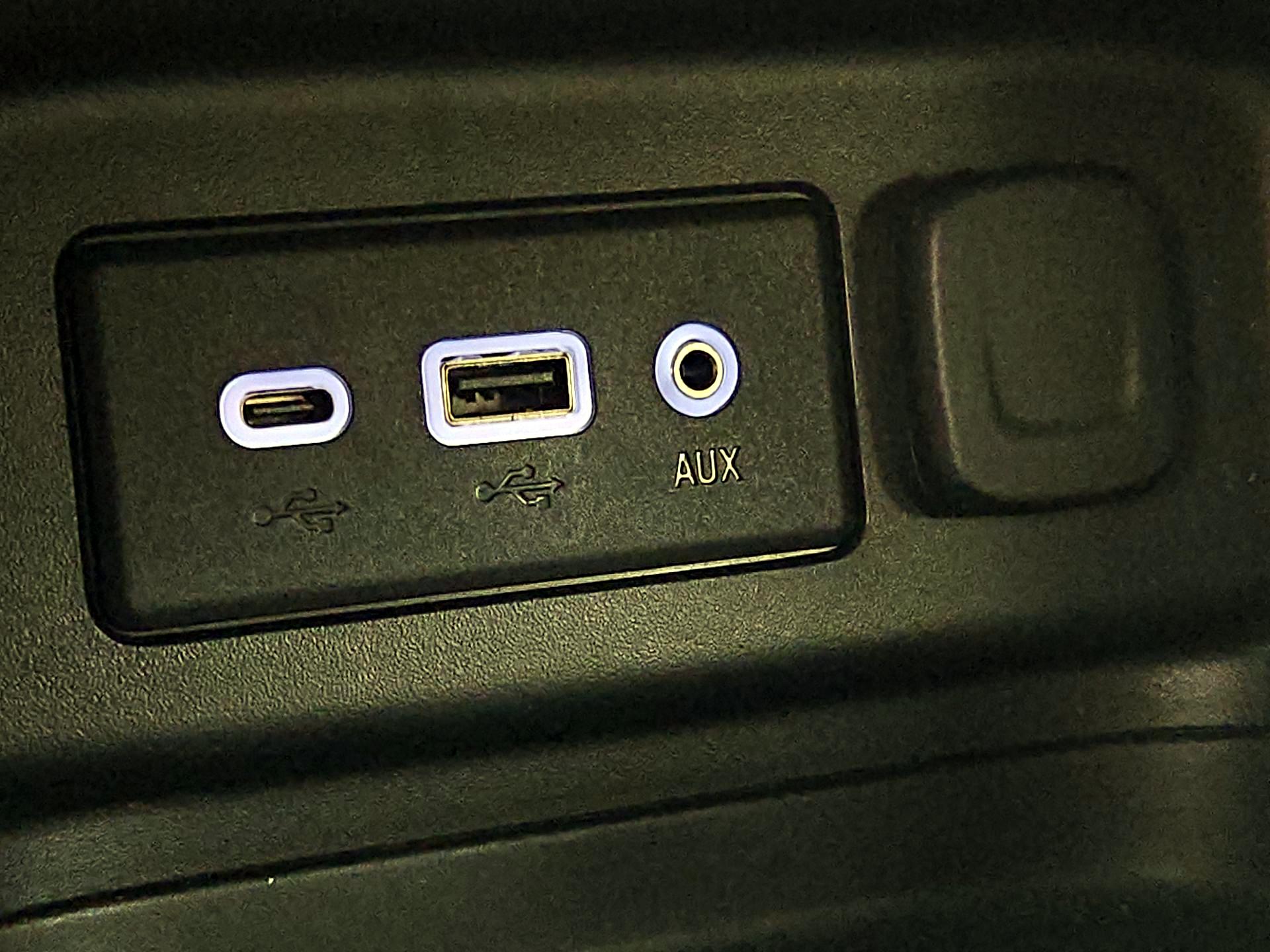 Thumbnail: 2020 Chevrolet Equinox - 18