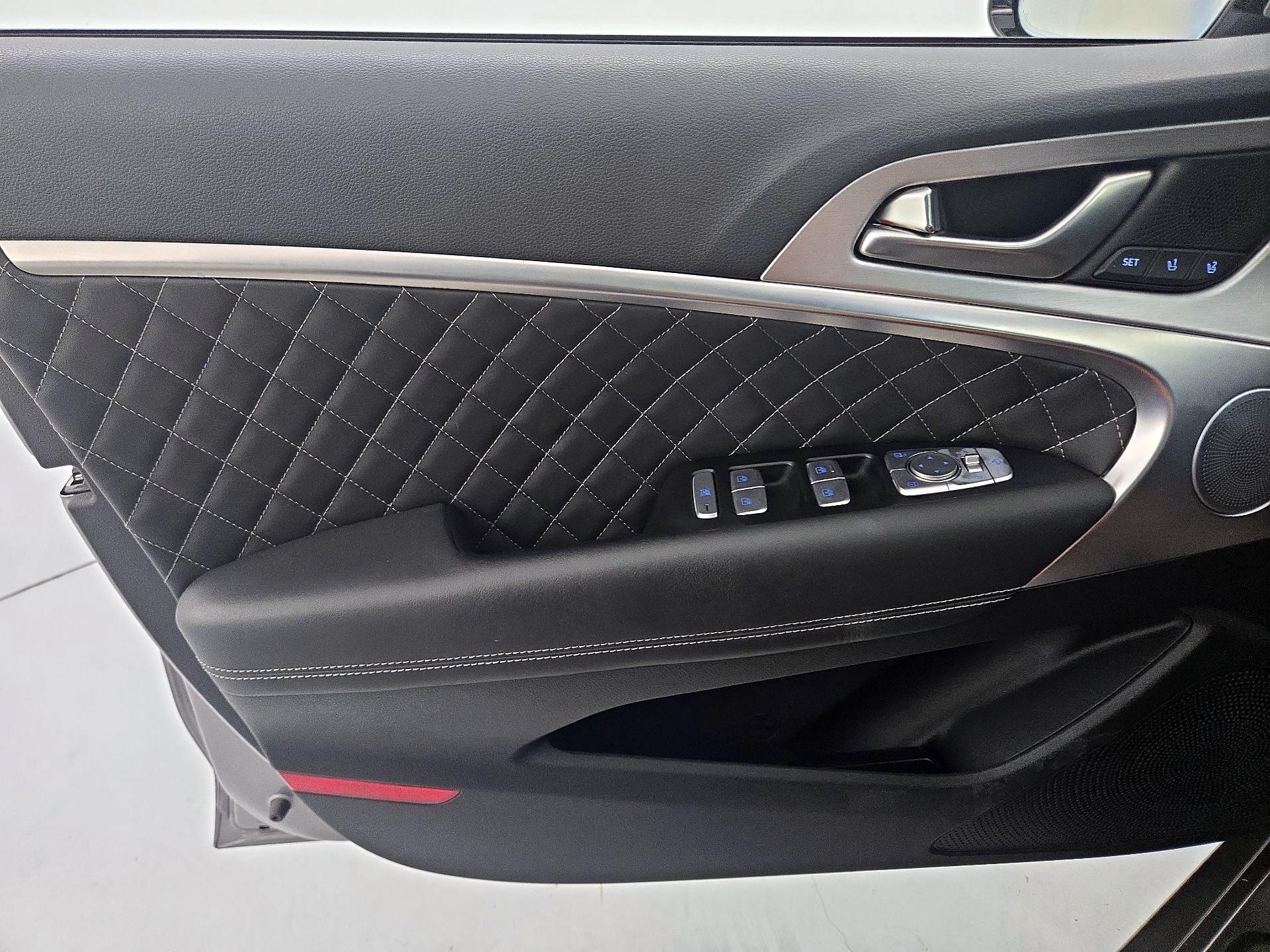 Thumbnail: 2021 Genesis G70 - 12