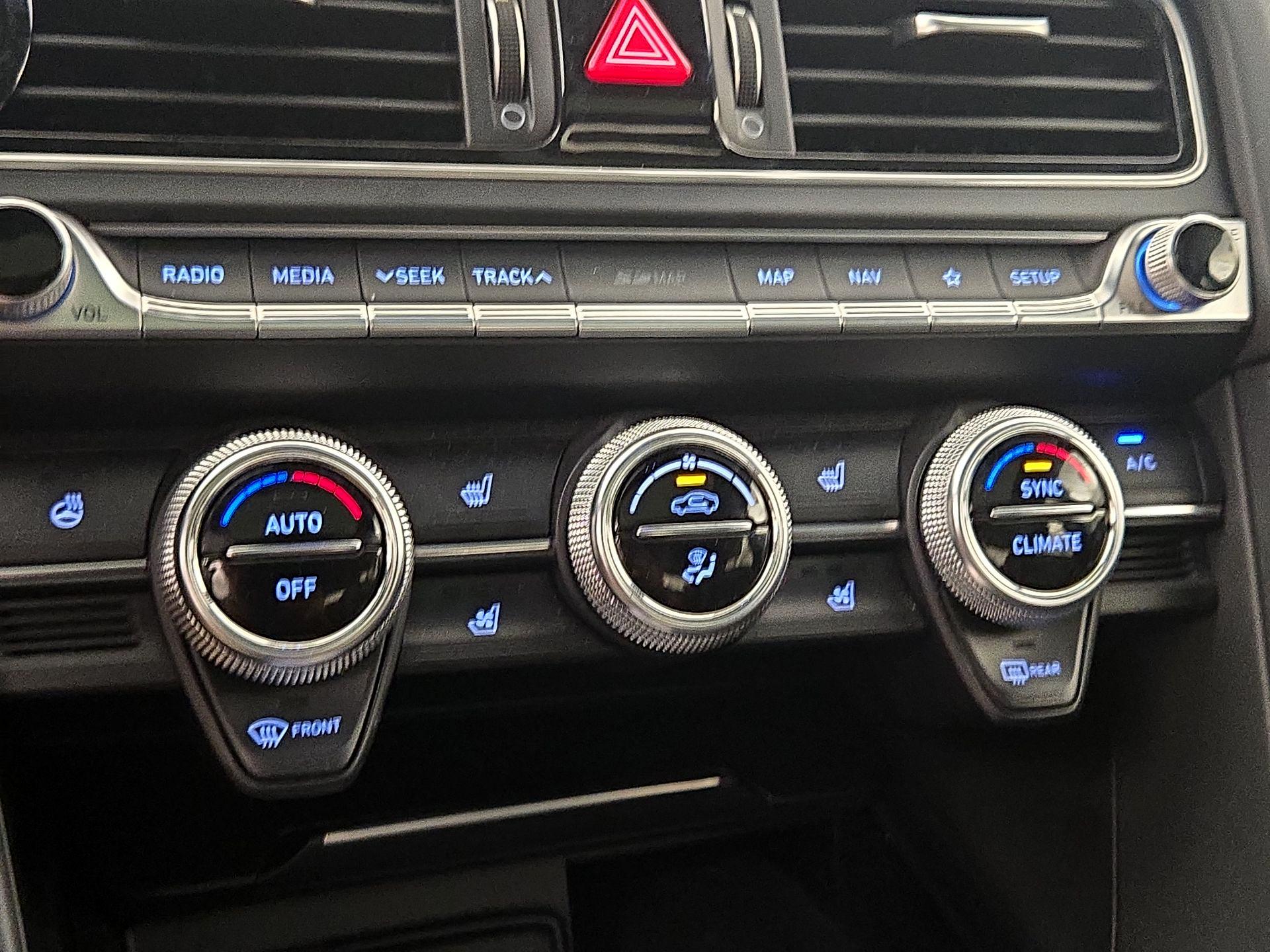 Thumbnail: 2021 Genesis G70 - 17