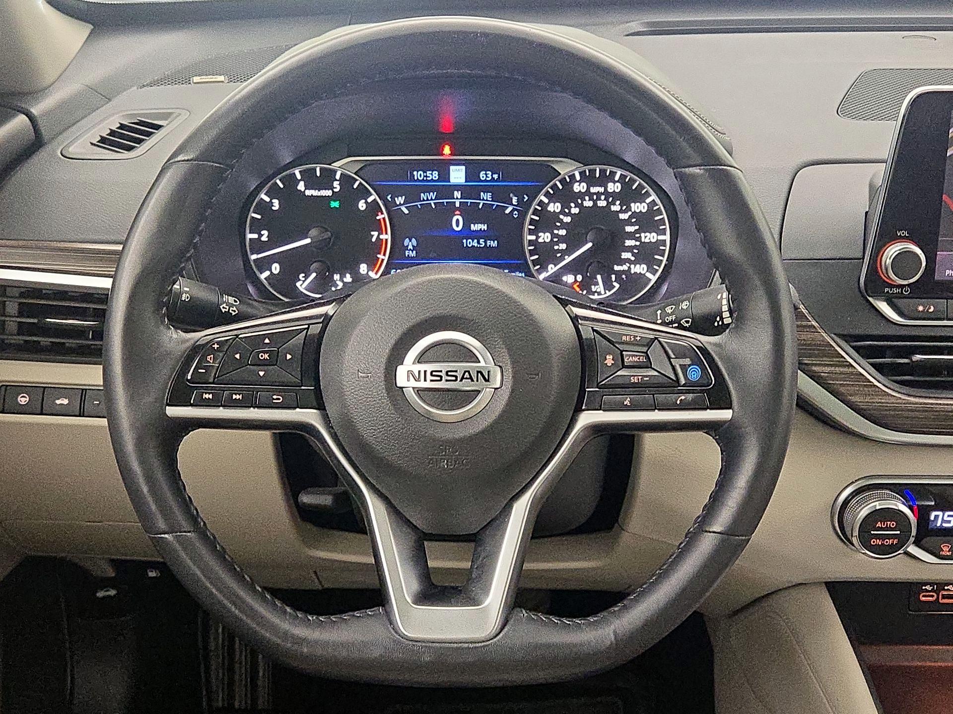 Thumbnail: 2019 Nissan Altima - 10