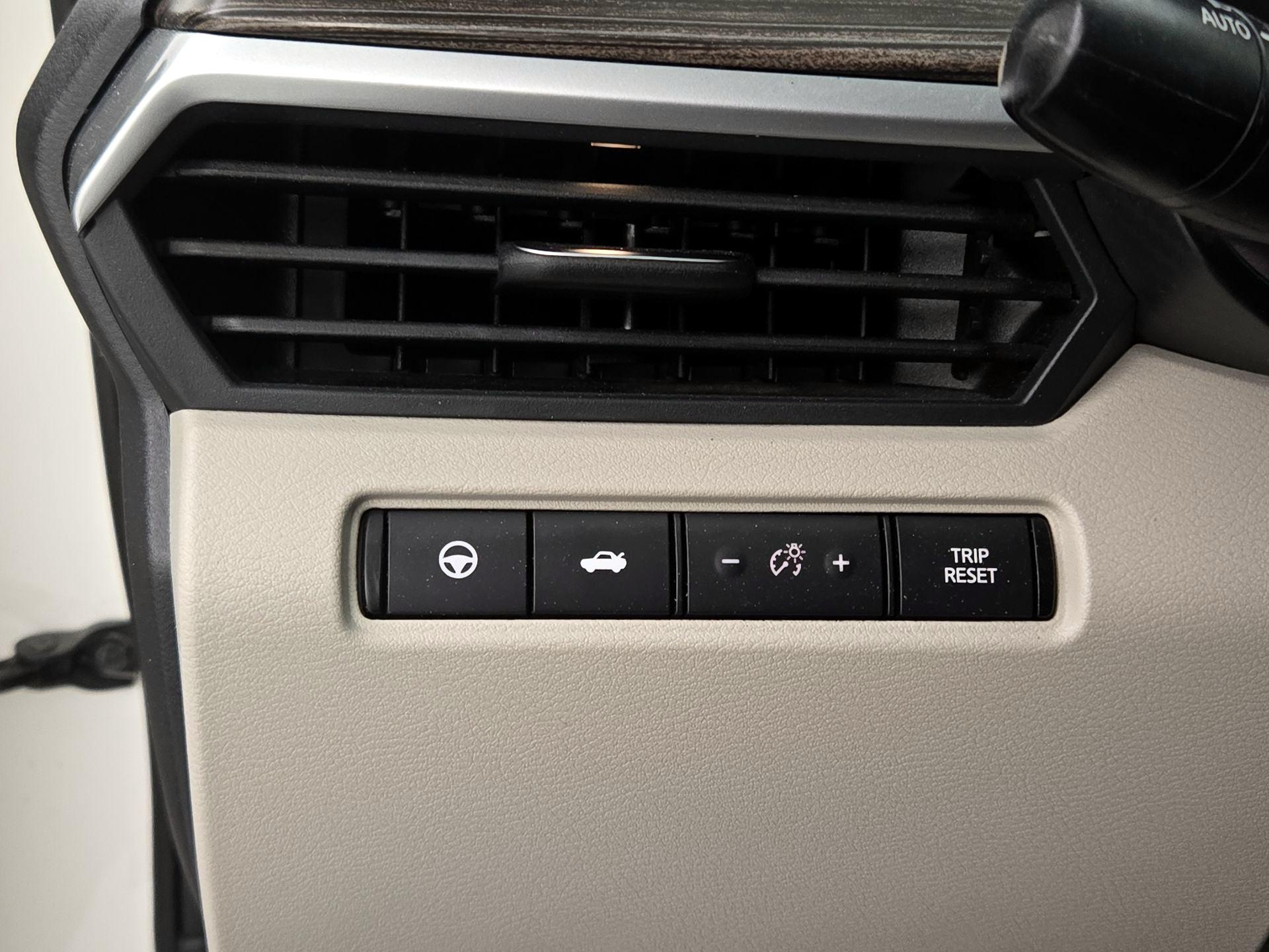 Thumbnail: 2019 Nissan Altima - 13