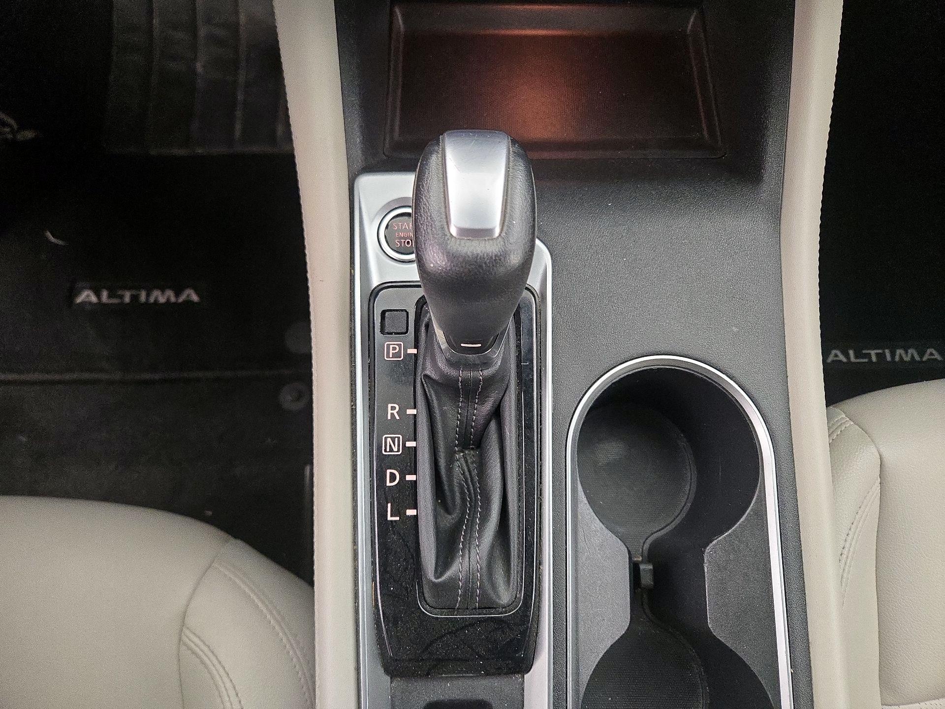 Thumbnail: 2019 Nissan Altima - 18