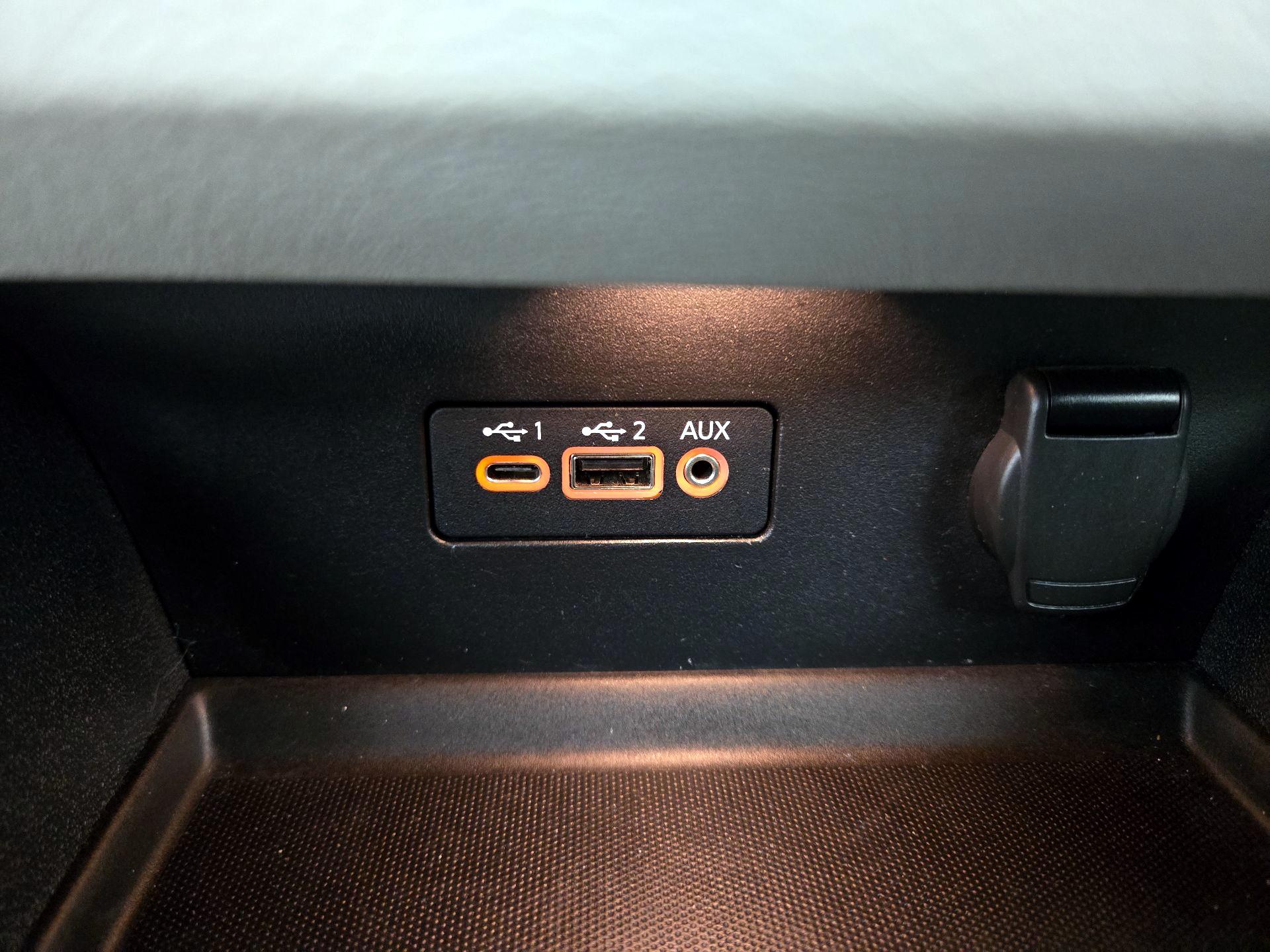 Thumbnail: 2019 Nissan Altima - 19