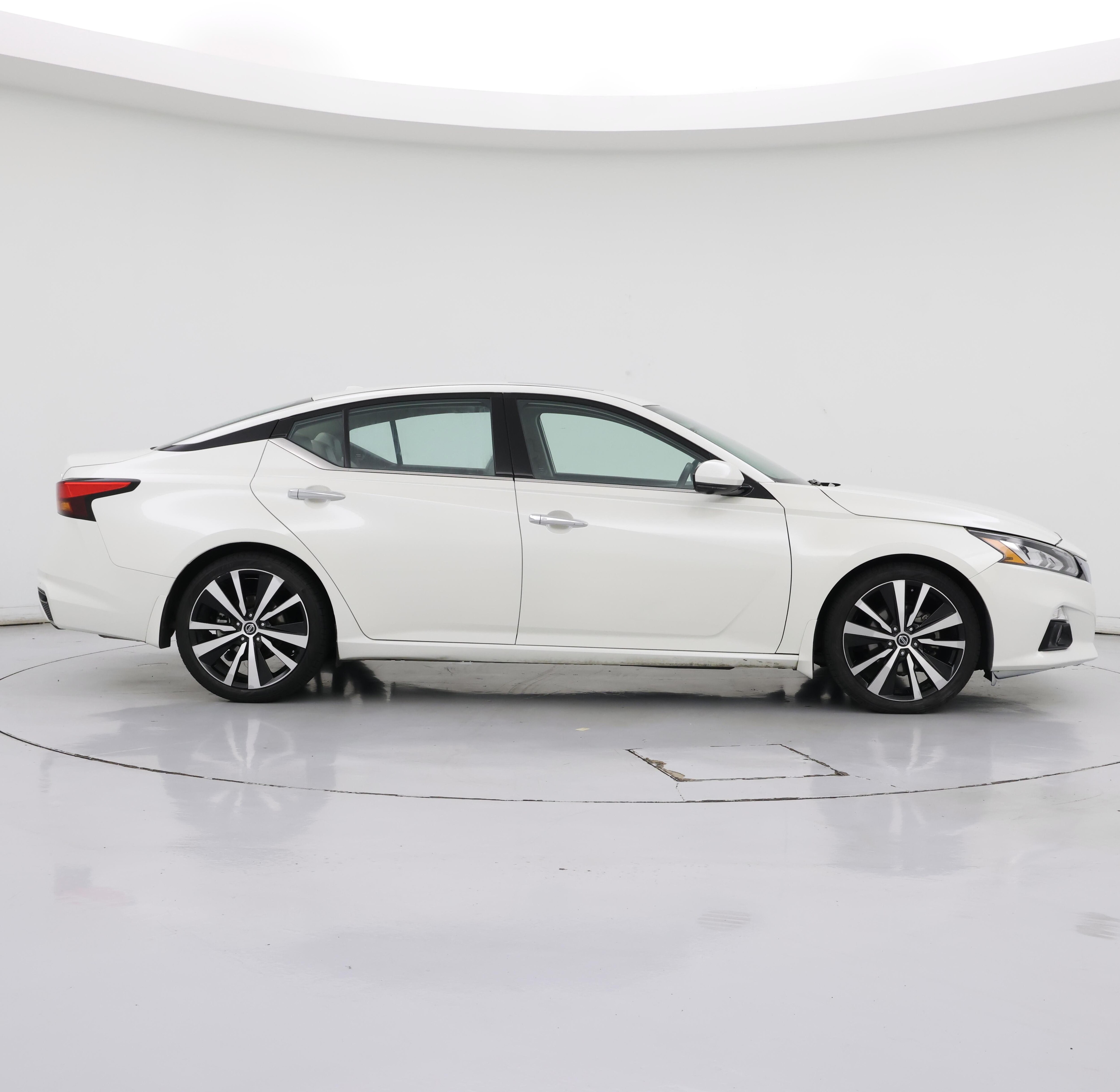 Thumbnail: 2019 Nissan Altima - 7