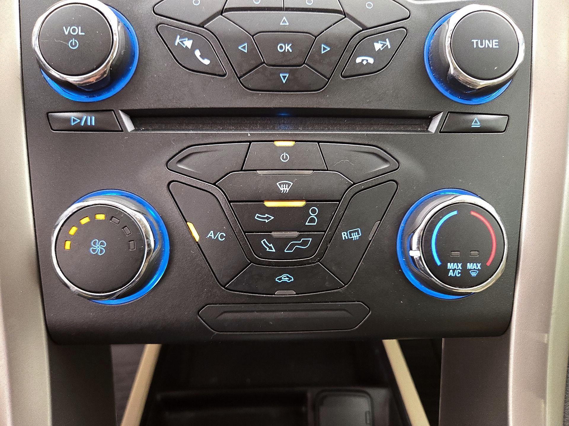 Thumbnail: 2015 Ford Fusion - 16