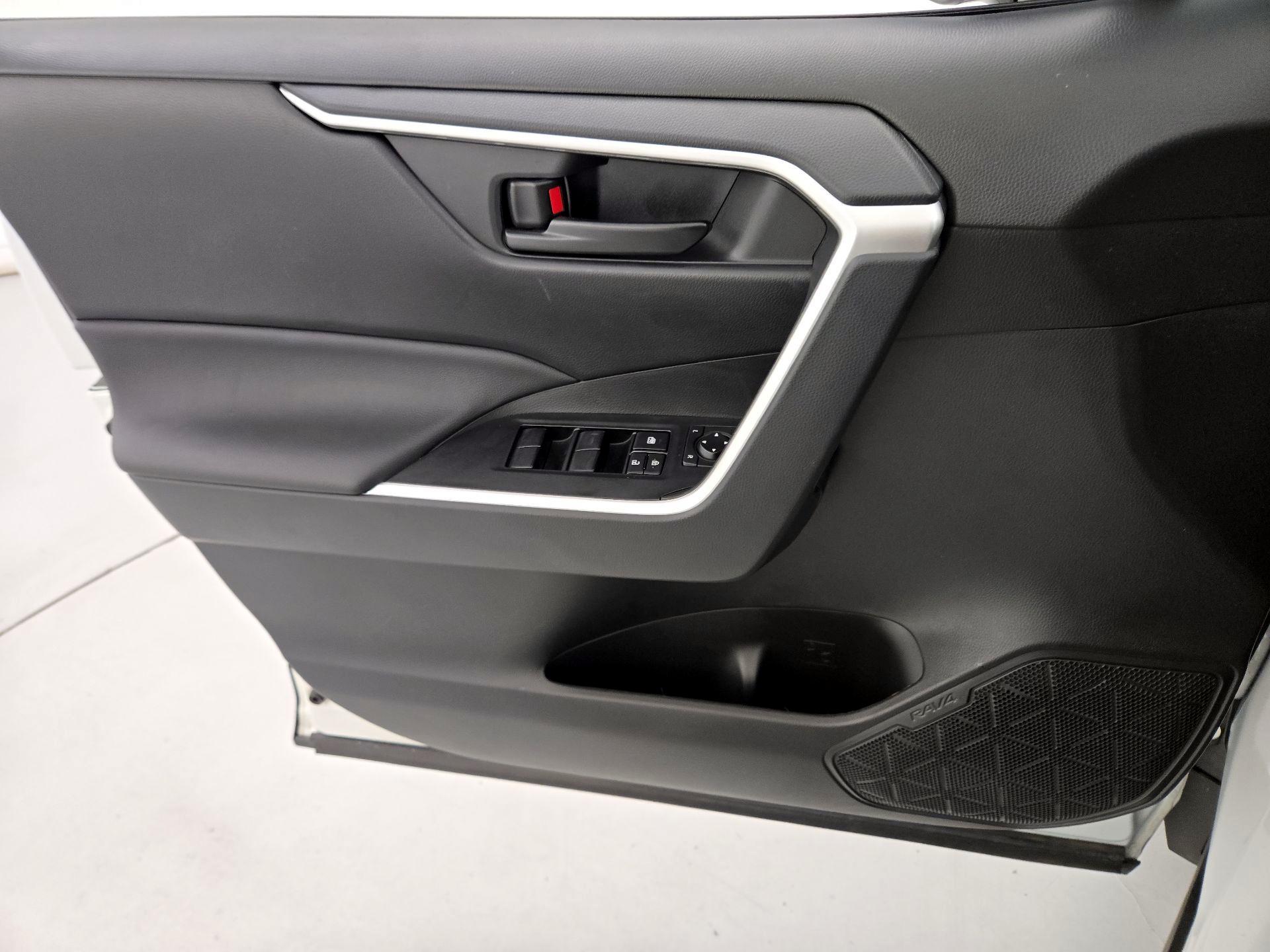 Thumbnail: 2023 Toyota RAV4 - 12