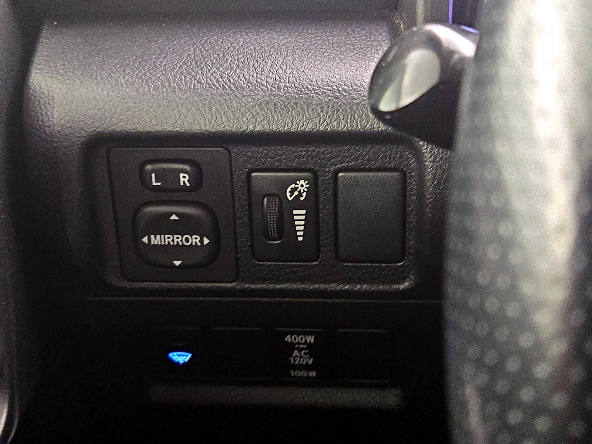 Thumbnail: 2016 Toyota 4Runner - 13