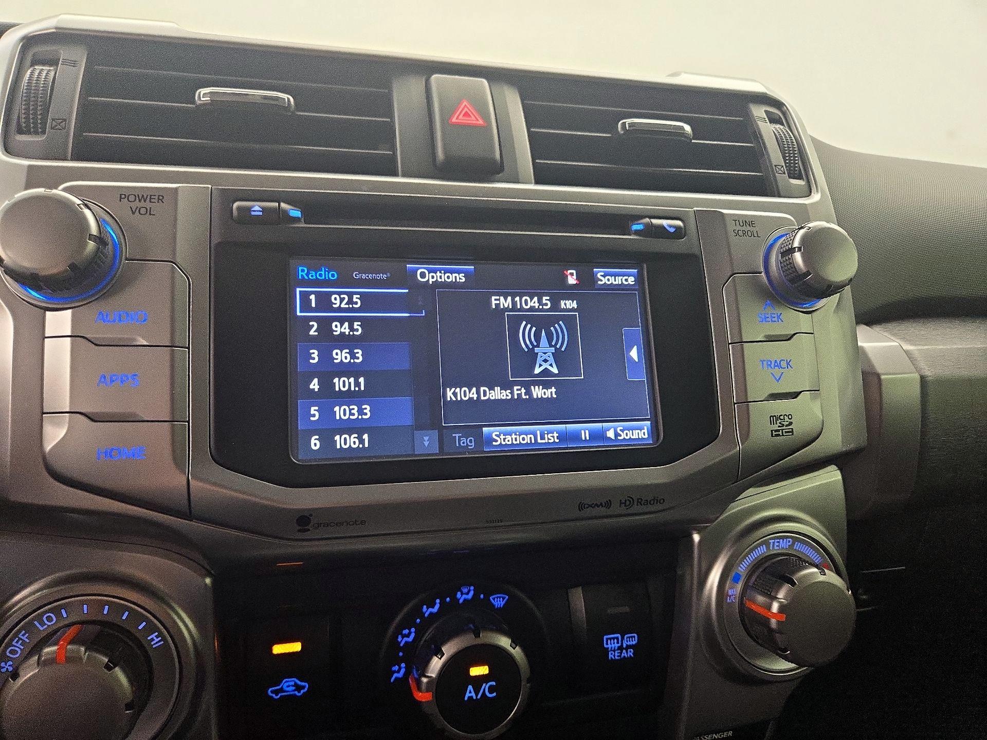 Thumbnail: 2016 Toyota 4Runner - 16