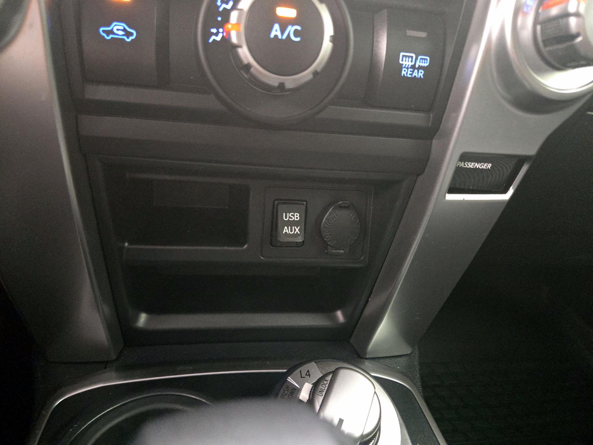 Thumbnail: 2016 Toyota 4Runner - 19