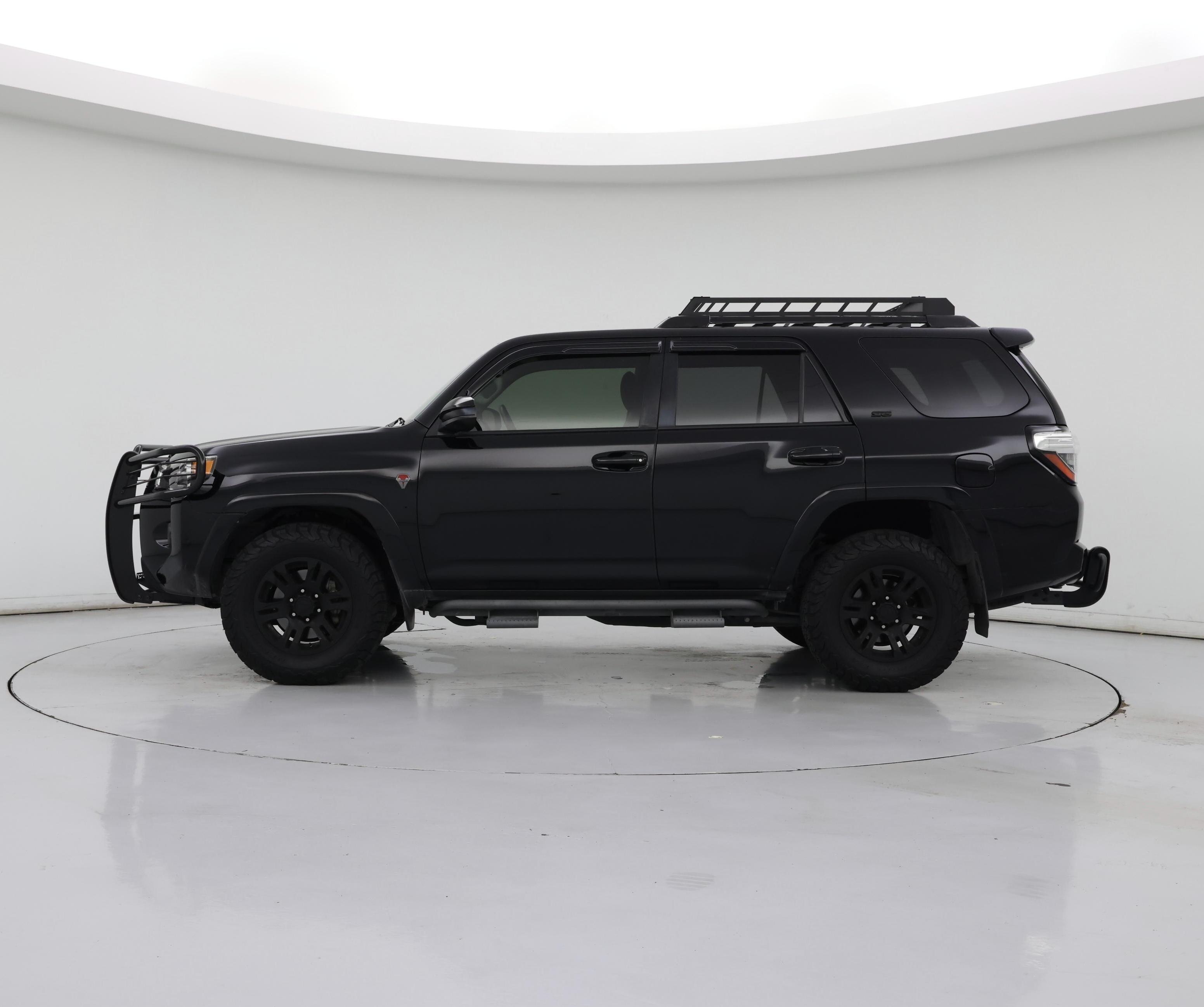 Thumbnail: 2016 Toyota 4Runner - 3