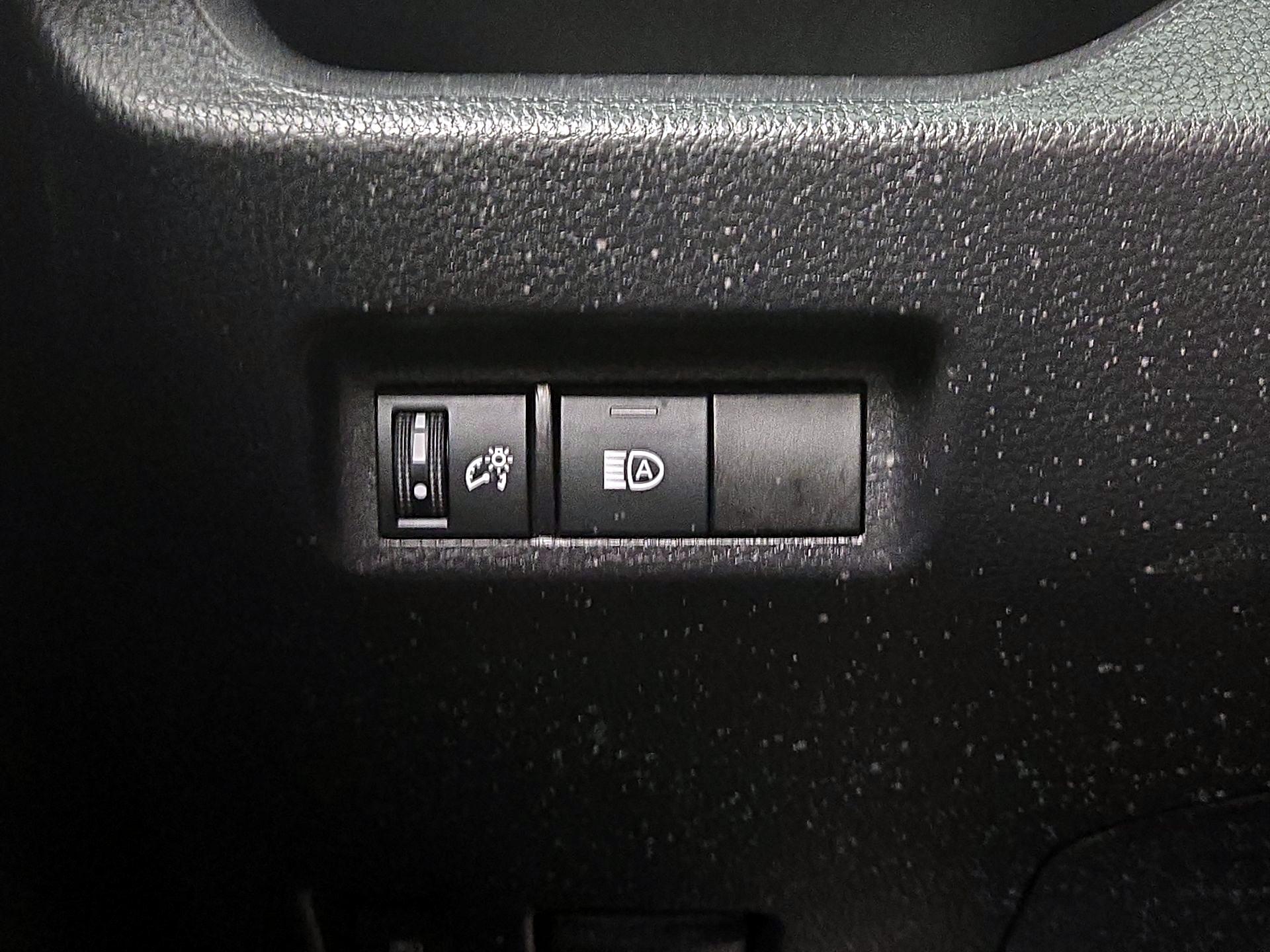 Thumbnail: 2020 Toyota RAV4 - 13