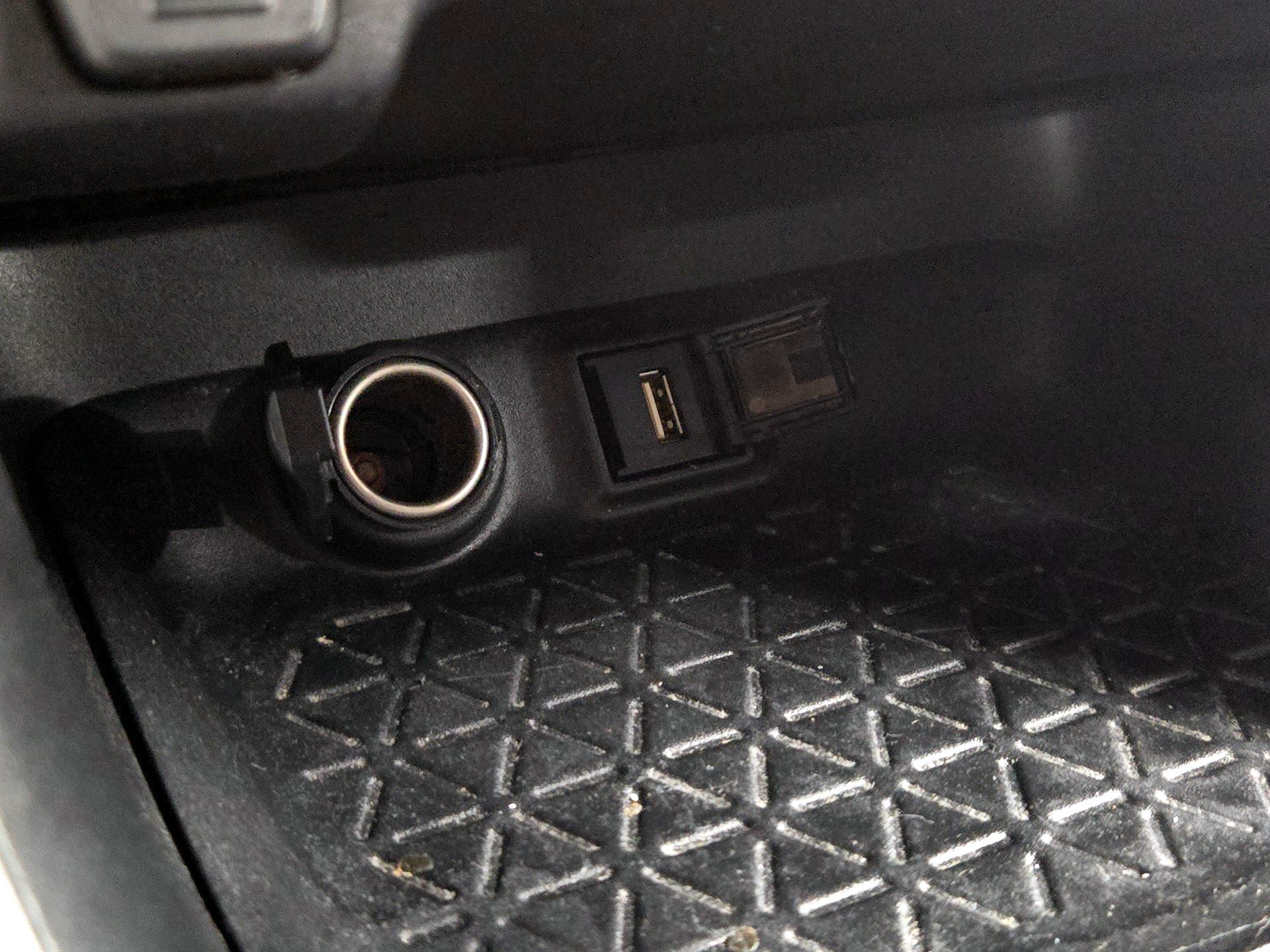 Thumbnail: 2020 Toyota RAV4 - 18