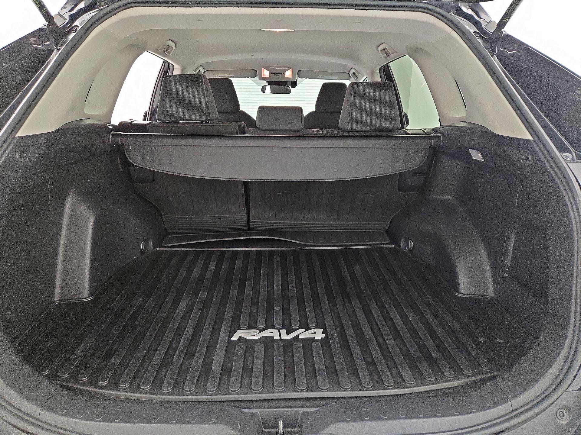 Thumbnail: 2020 Toyota RAV4 - 20