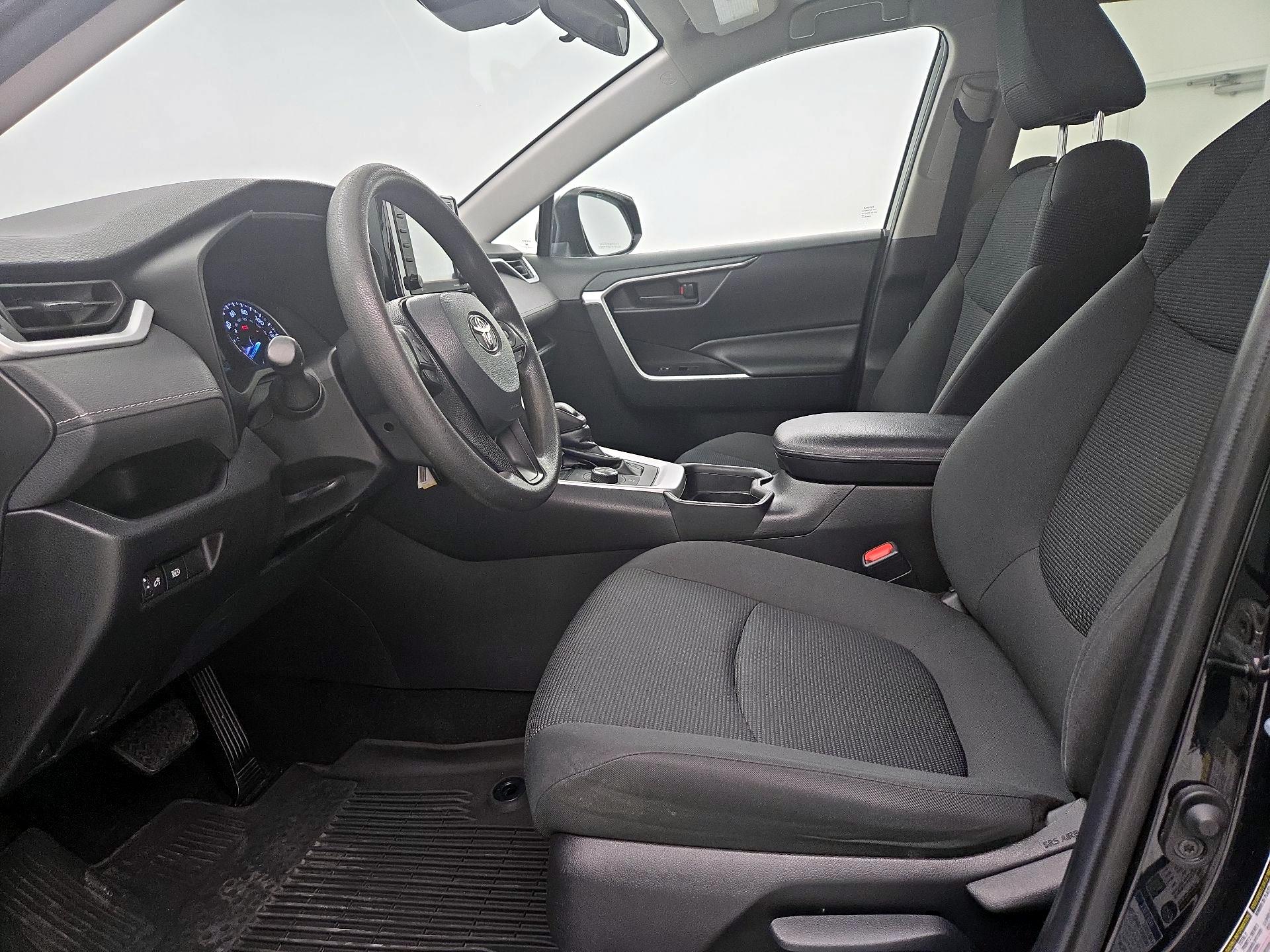 Thumbnail: 2020 Toyota RAV4 - 11