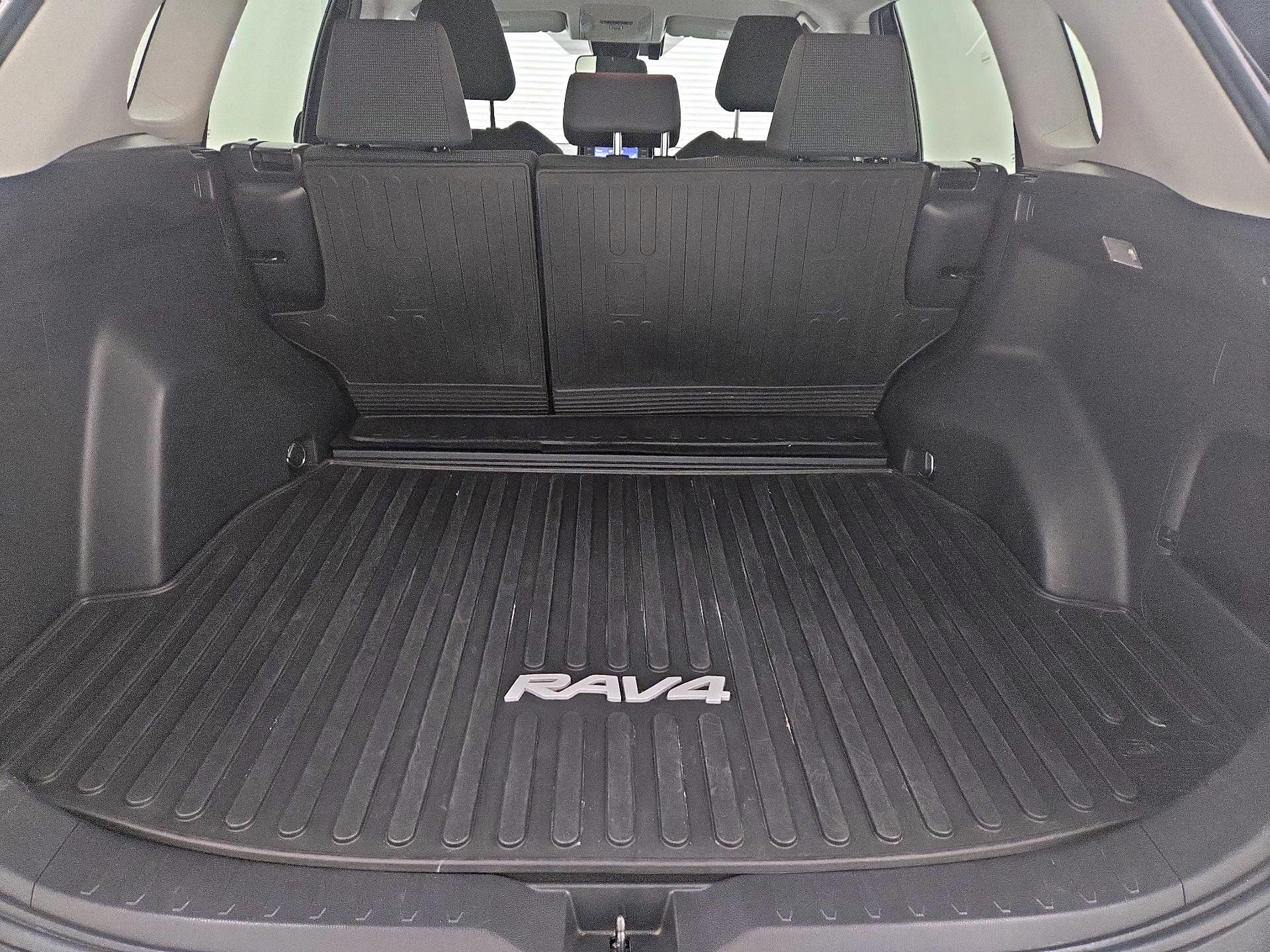 Thumbnail: 2020 Toyota RAV4 - 20